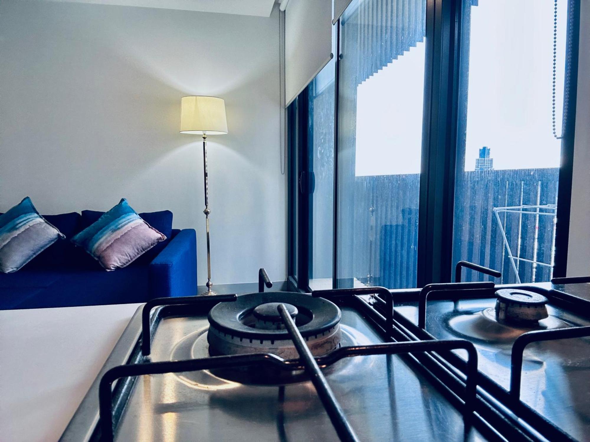Premium With Balcony And Free Tram Access * Melbourne