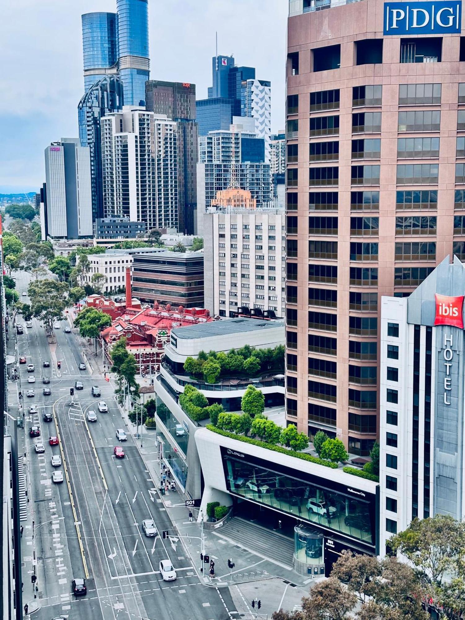 Premium With Balcony And Free Tram Access * Melbourne