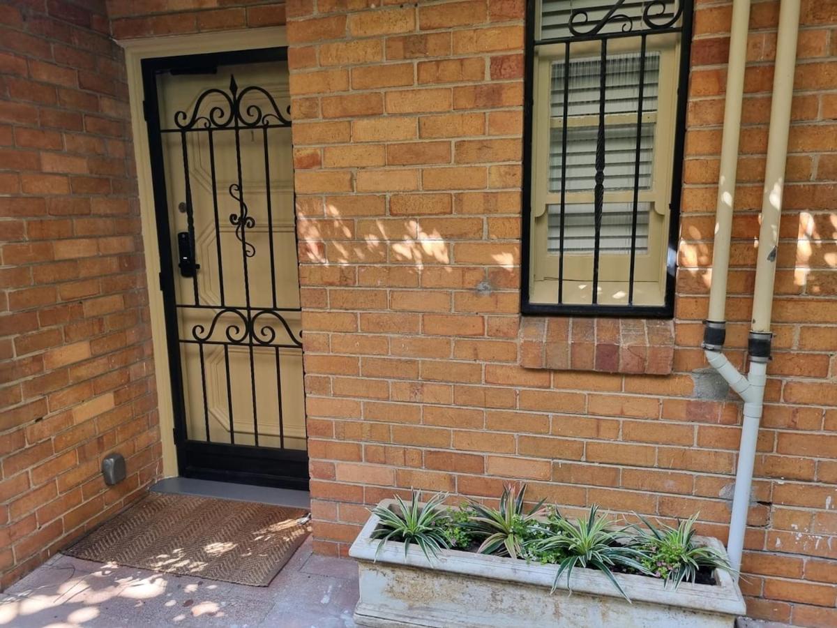 Apartment On The Yarra River Melbourne