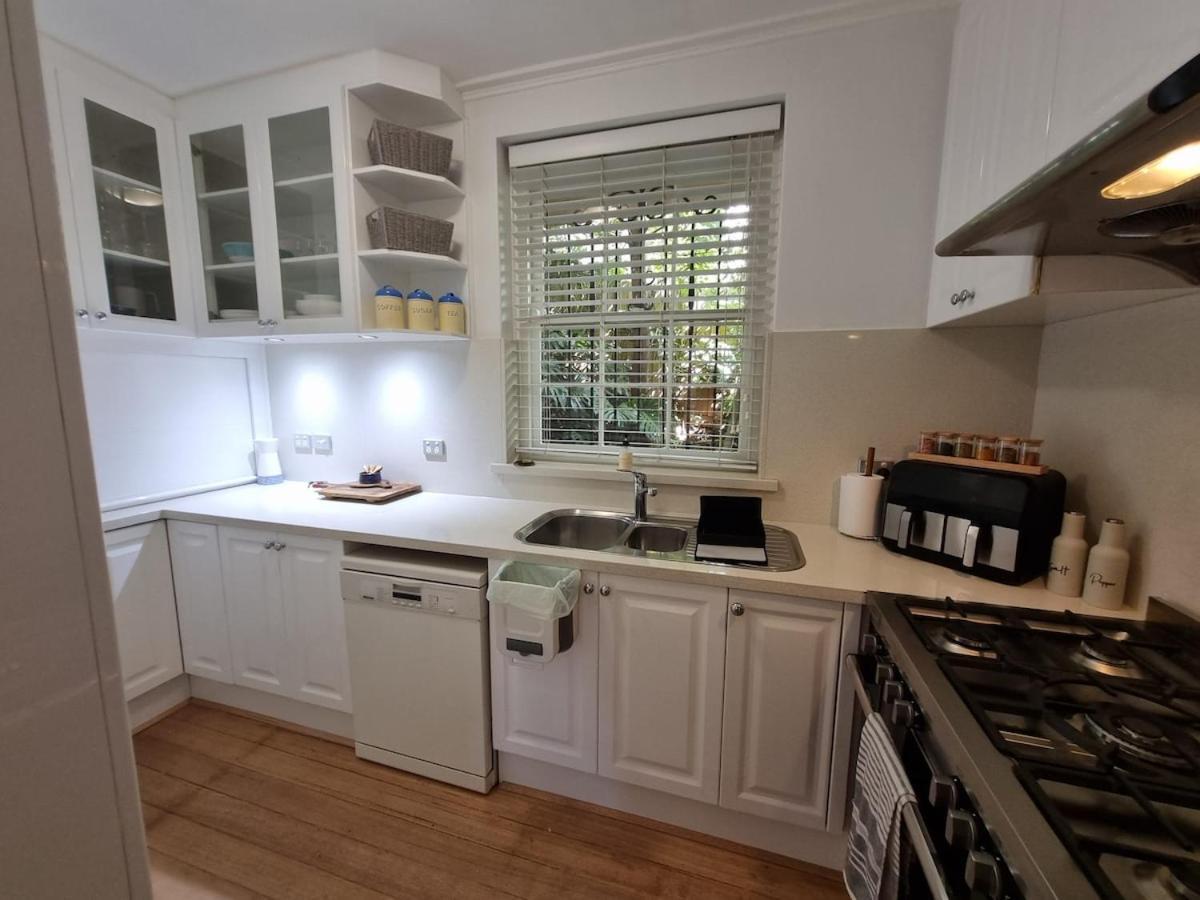 Apartment On The Yarra River *