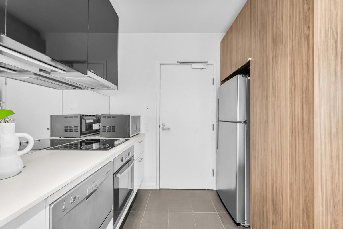 Apartment Modern 2 King Bed Street View Next To Southern Cross With Gym, Swimming Pool, Bbq And Sauna