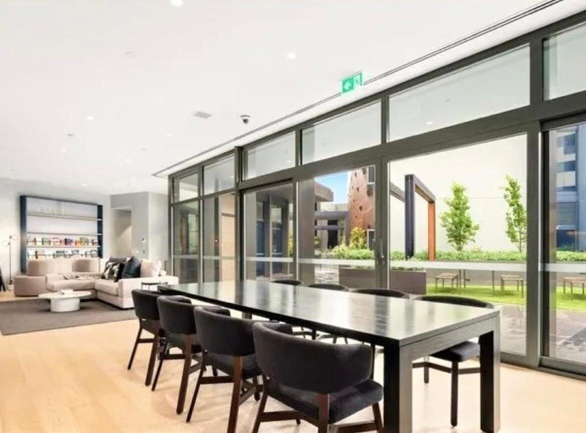 Apartment Fringe Oasis - Pool, Gym & Car Park