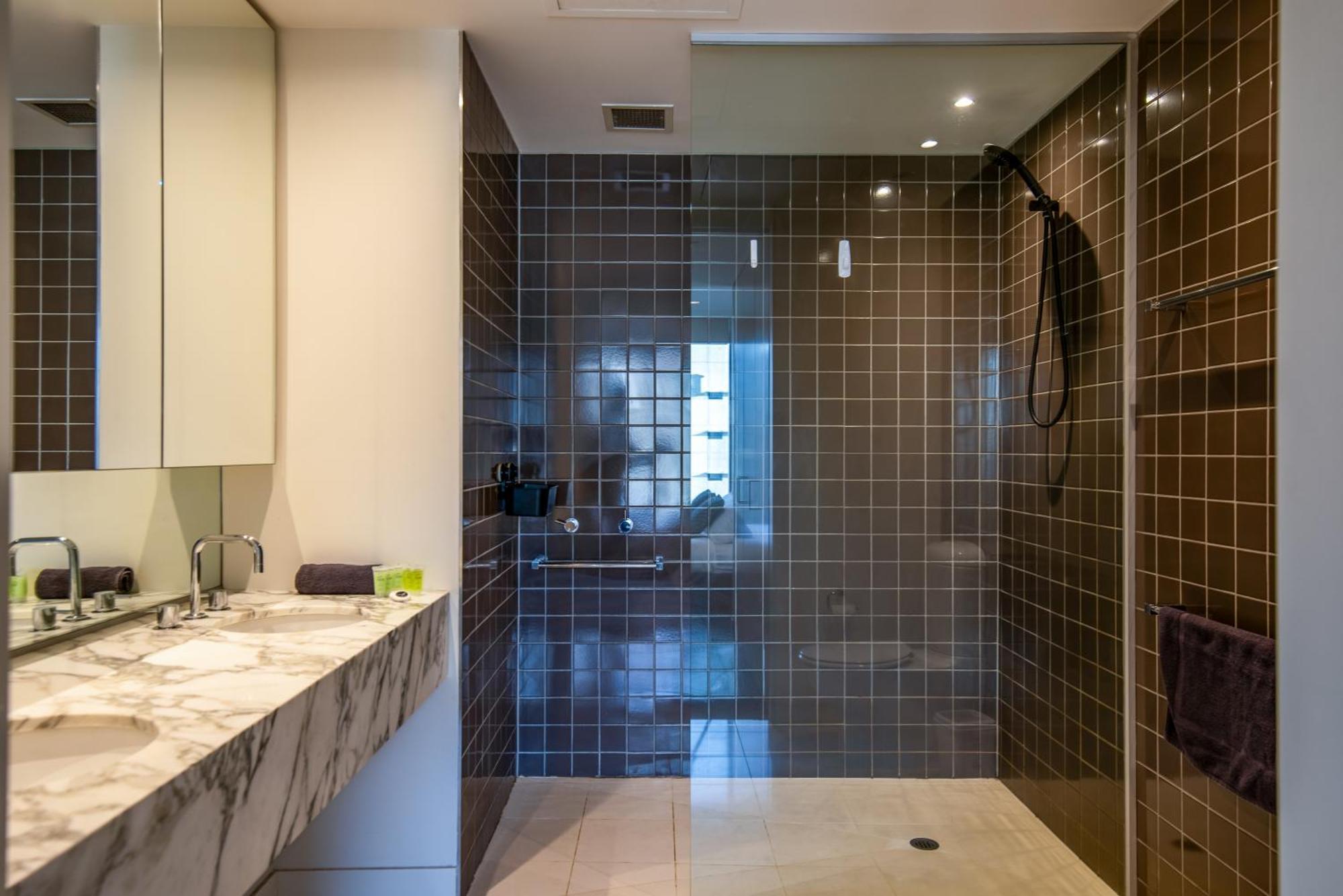 Freshwater Place - 2 Identical, 3-bedroom Apts *