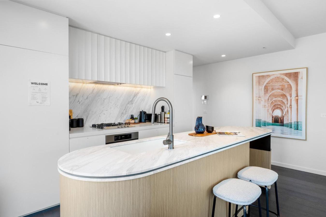 Apartment The Oasis - Brand New 2bedroom With Parking, Heated Pool And Gym Melbourne