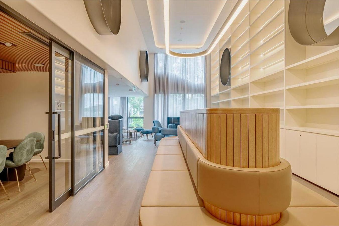 The Oasis - Brand New 2bedroom With Parking, Heated Pool And Gym *