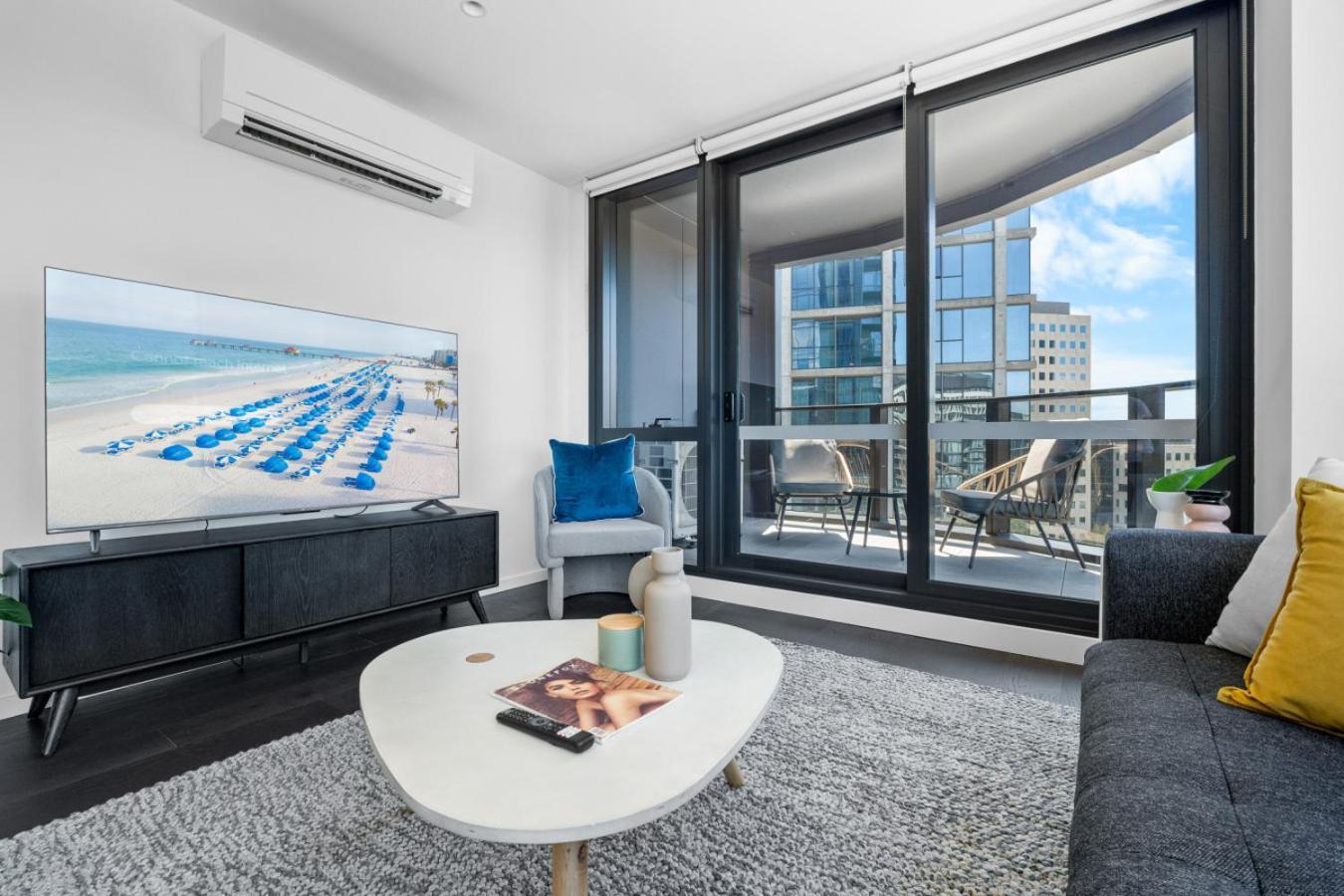 The Oasis - Brand New 2bedroom With Parking, Heated Pool And Gym