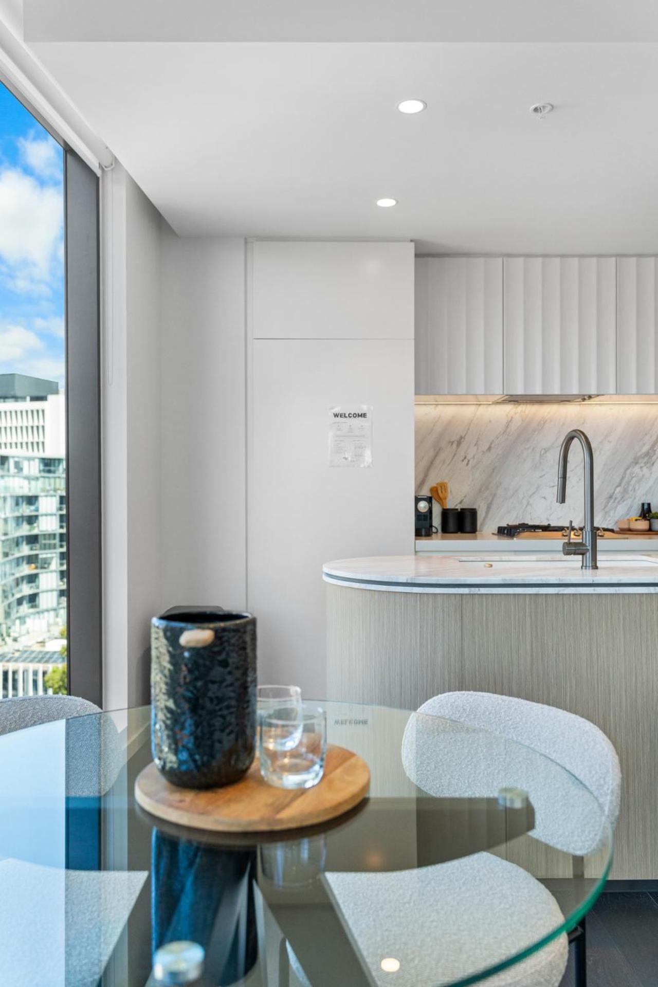 The Oasis - Brand New 2bedroom With Parking, Heated Pool And Gym * Melbourne