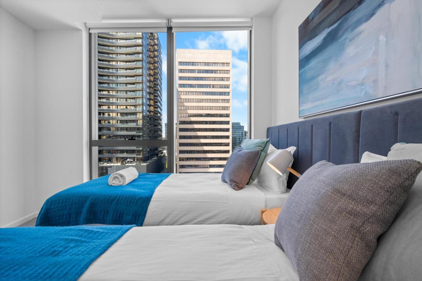 The Oasis - Brand New 2bedroom With Parking, Heated Pool And Gym Apartment *