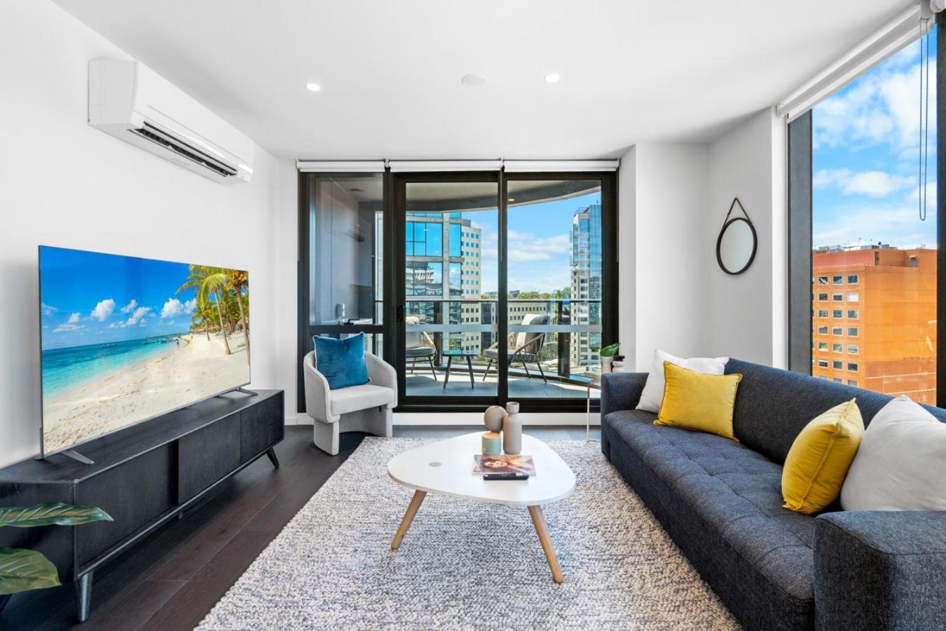 Apartment The Oasis - Brand New 2bedroom With Parking, Heated Pool And Gym