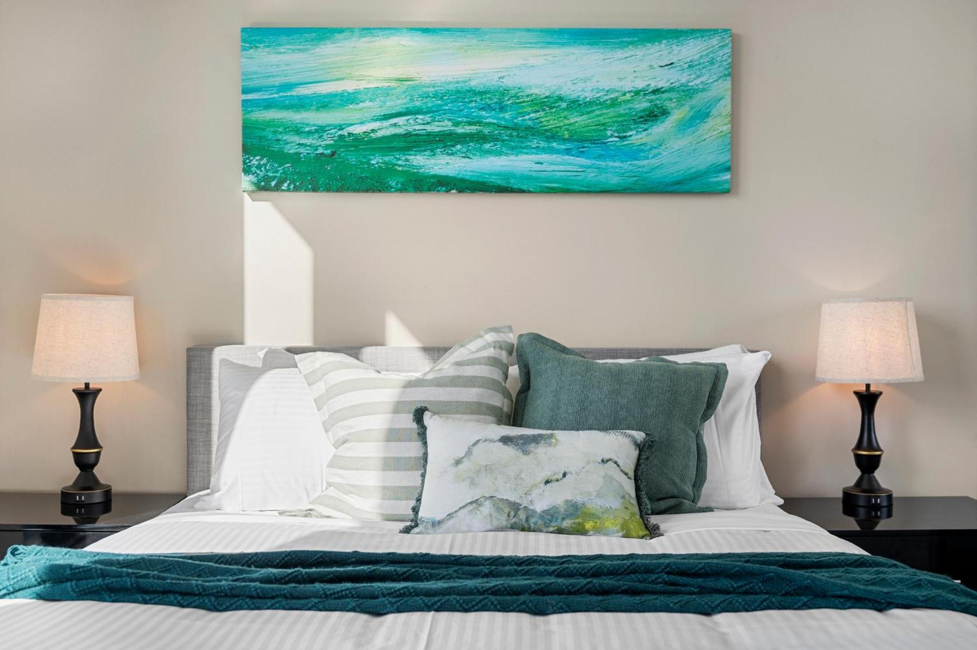 Breathtaking Views At Spacious In Cbd With Gym Apartment *