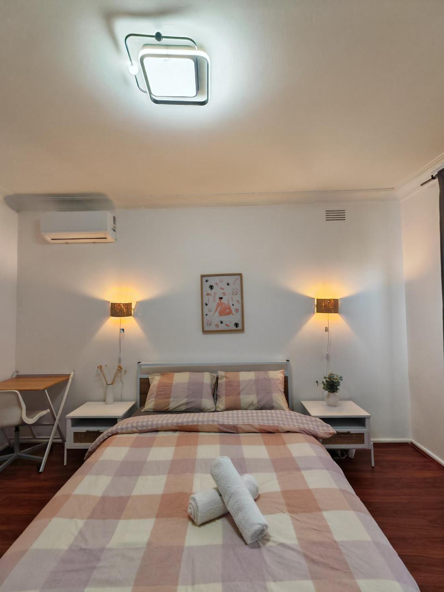 Apartment Northern Home-close To Airport, Walk To Train *