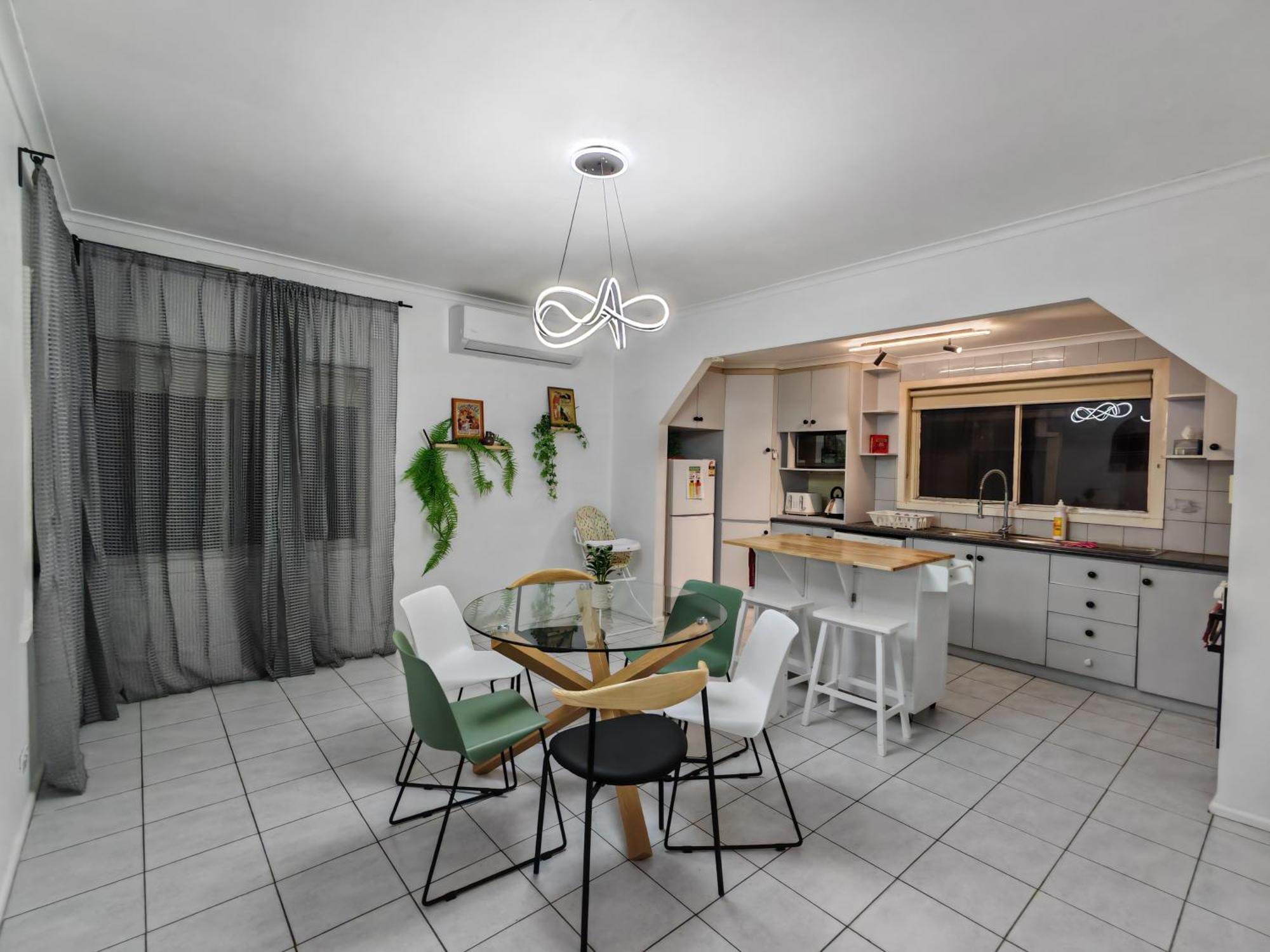 Northern Home-close To Airport, Walk To Train Apartment Melbourne
