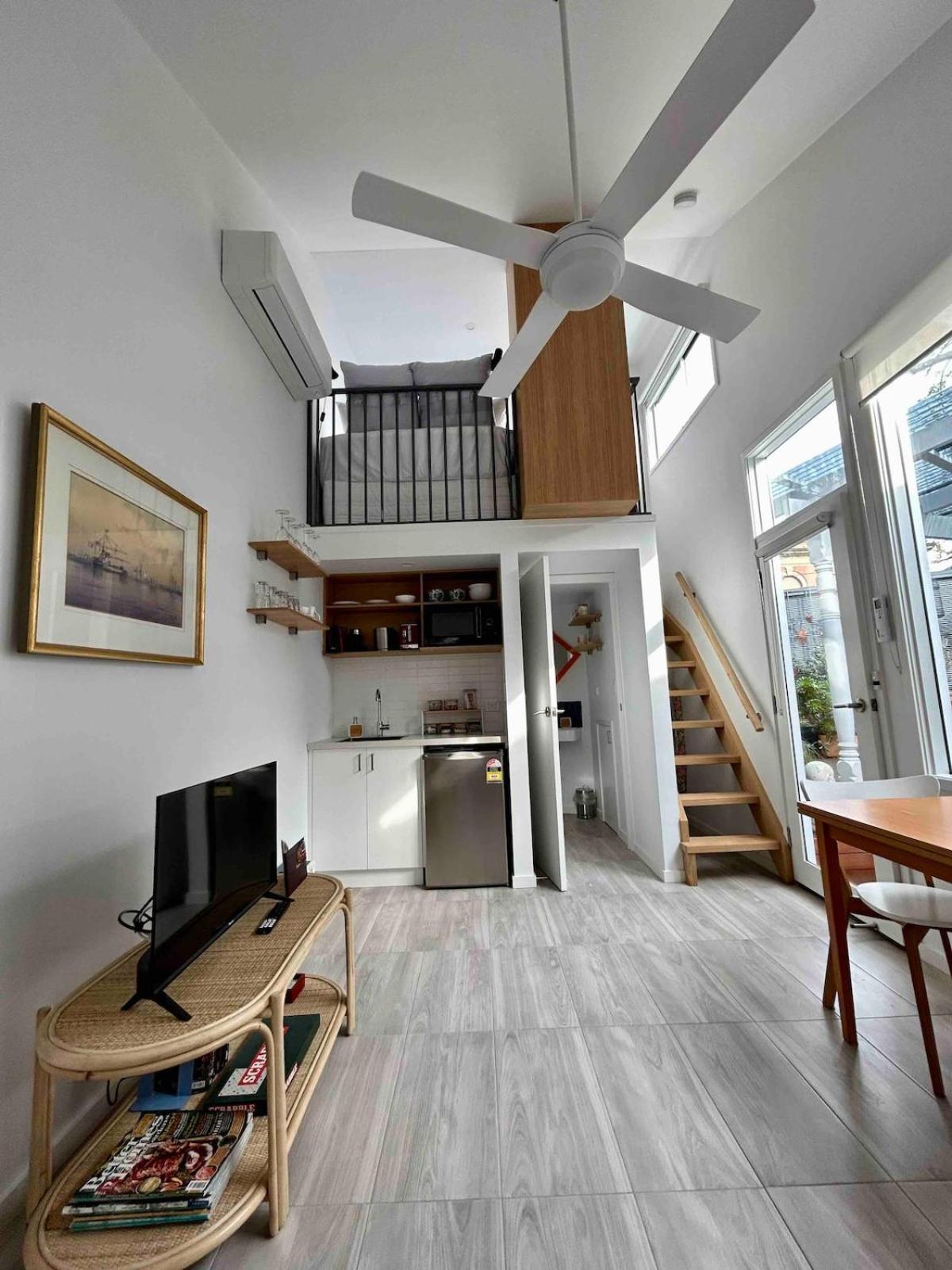 Boutique Loft In Flemington Including Continental Breakfast Holiday home