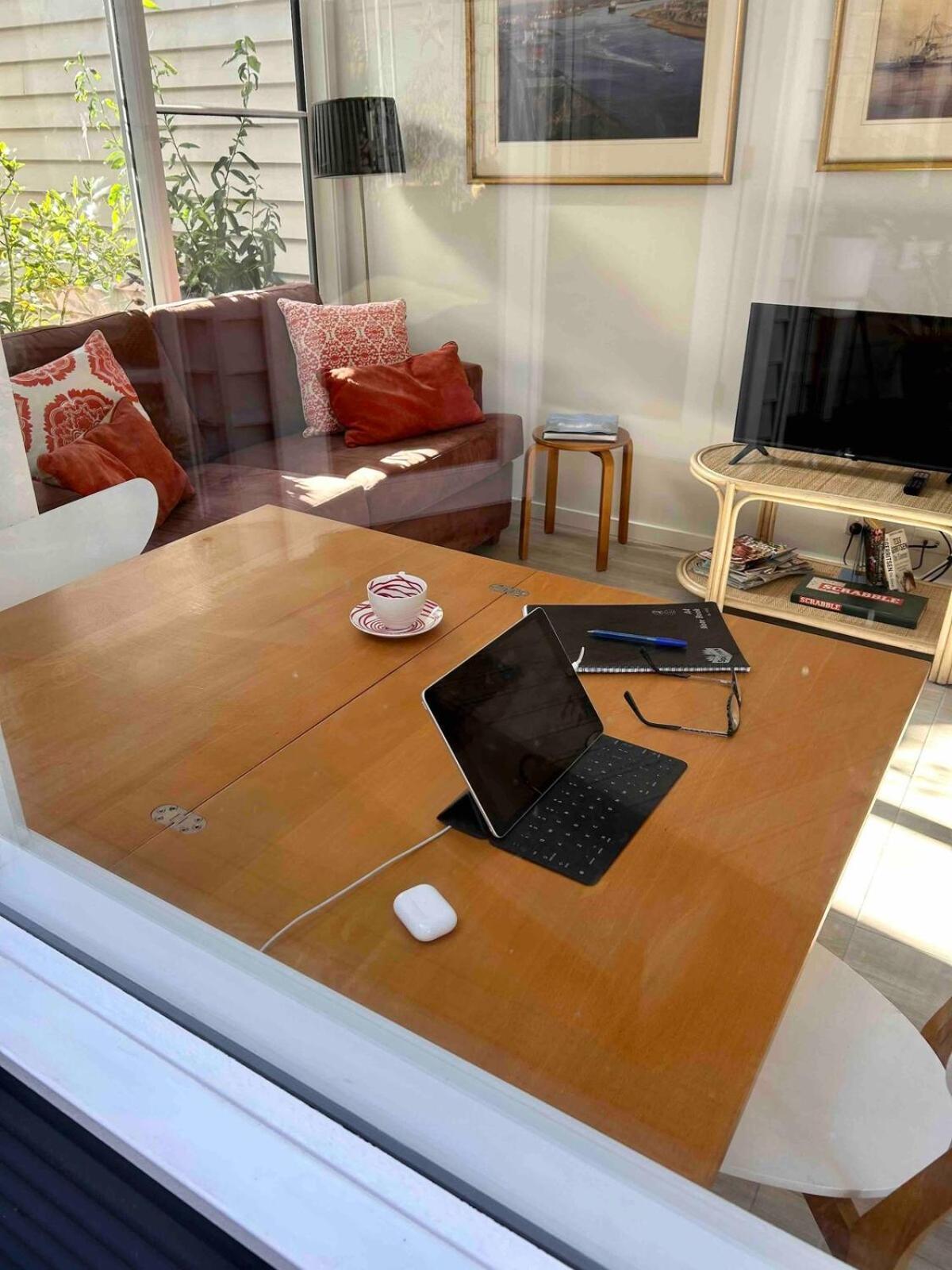 Boutique Loft In Flemington Including Continental Breakfast Holiday home Melbourne