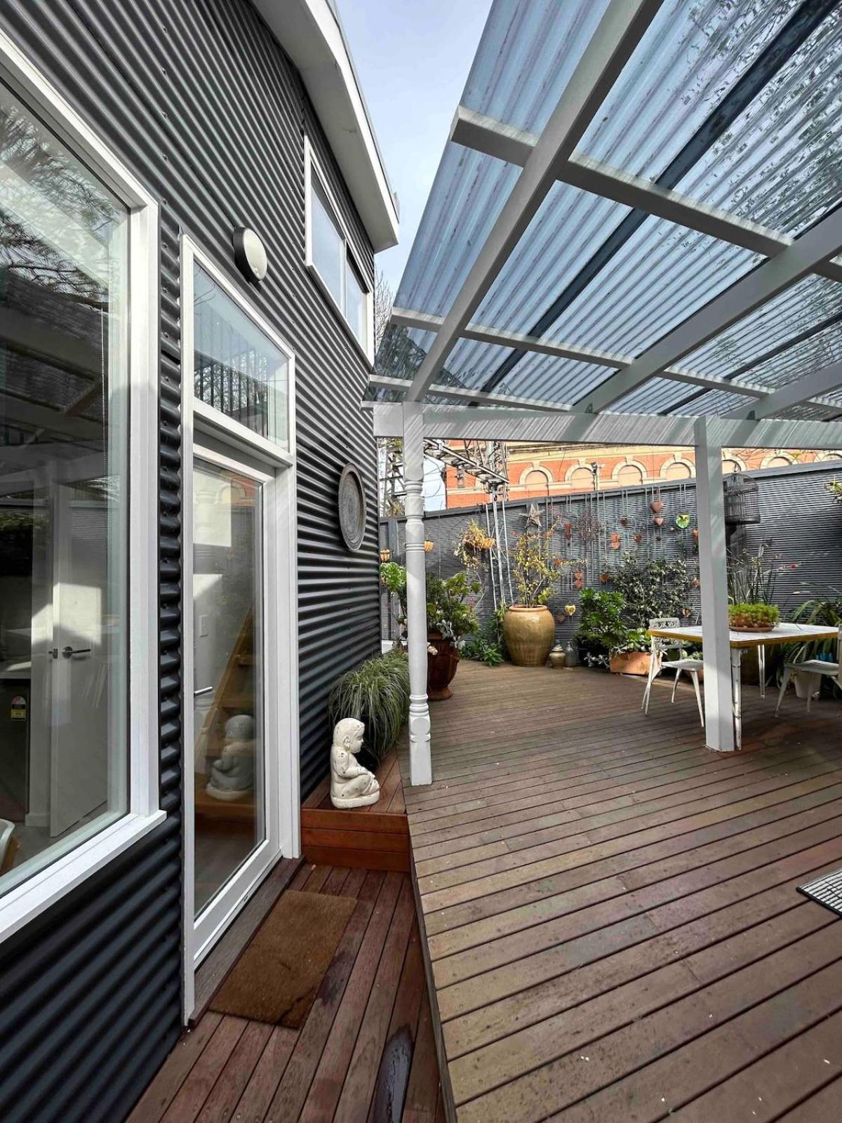 Boutique Loft In Flemington Including Continental Breakfast Holiday home *