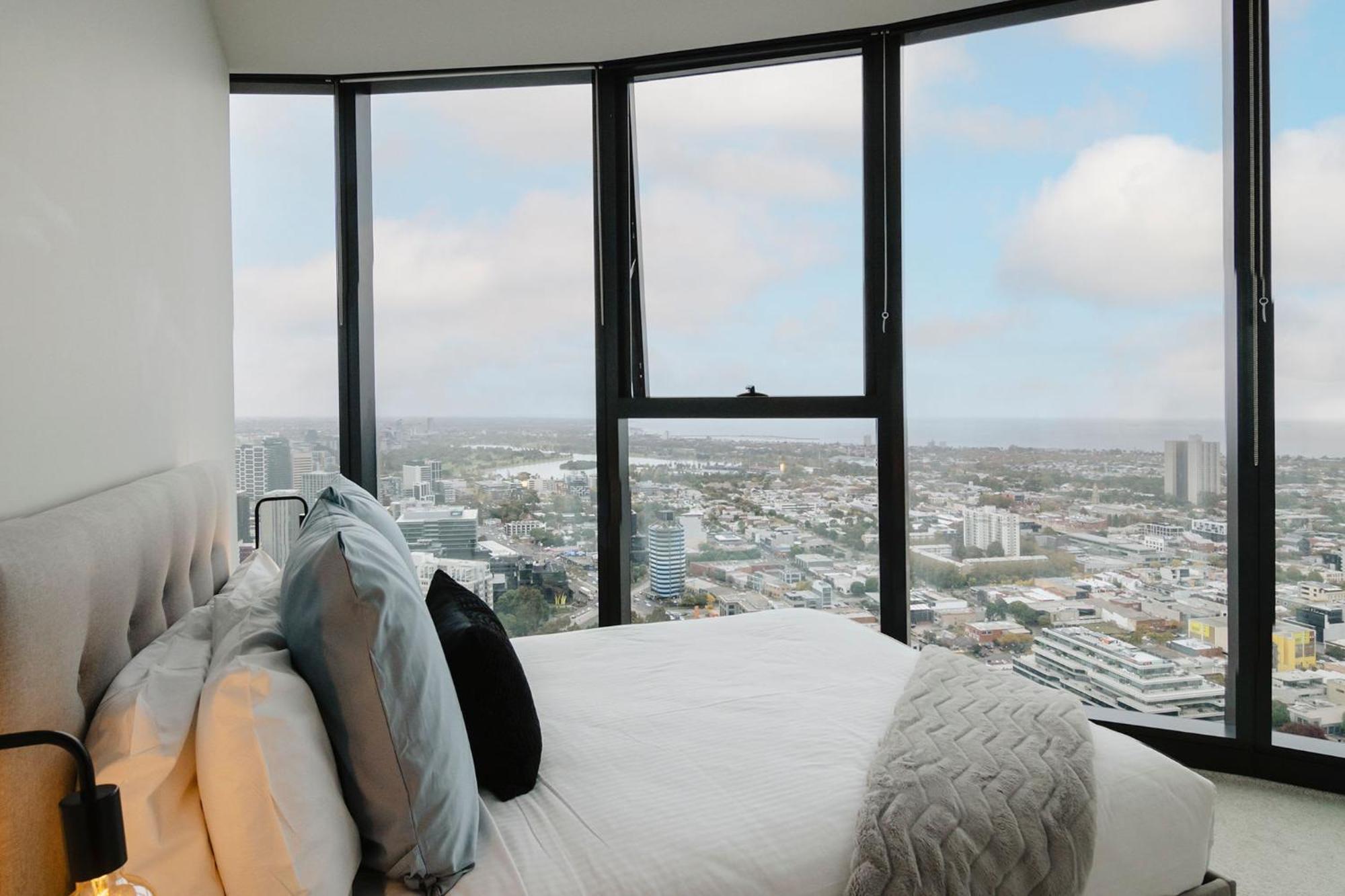 Apartment Sophisticated Skyline Serenity At Southbank *