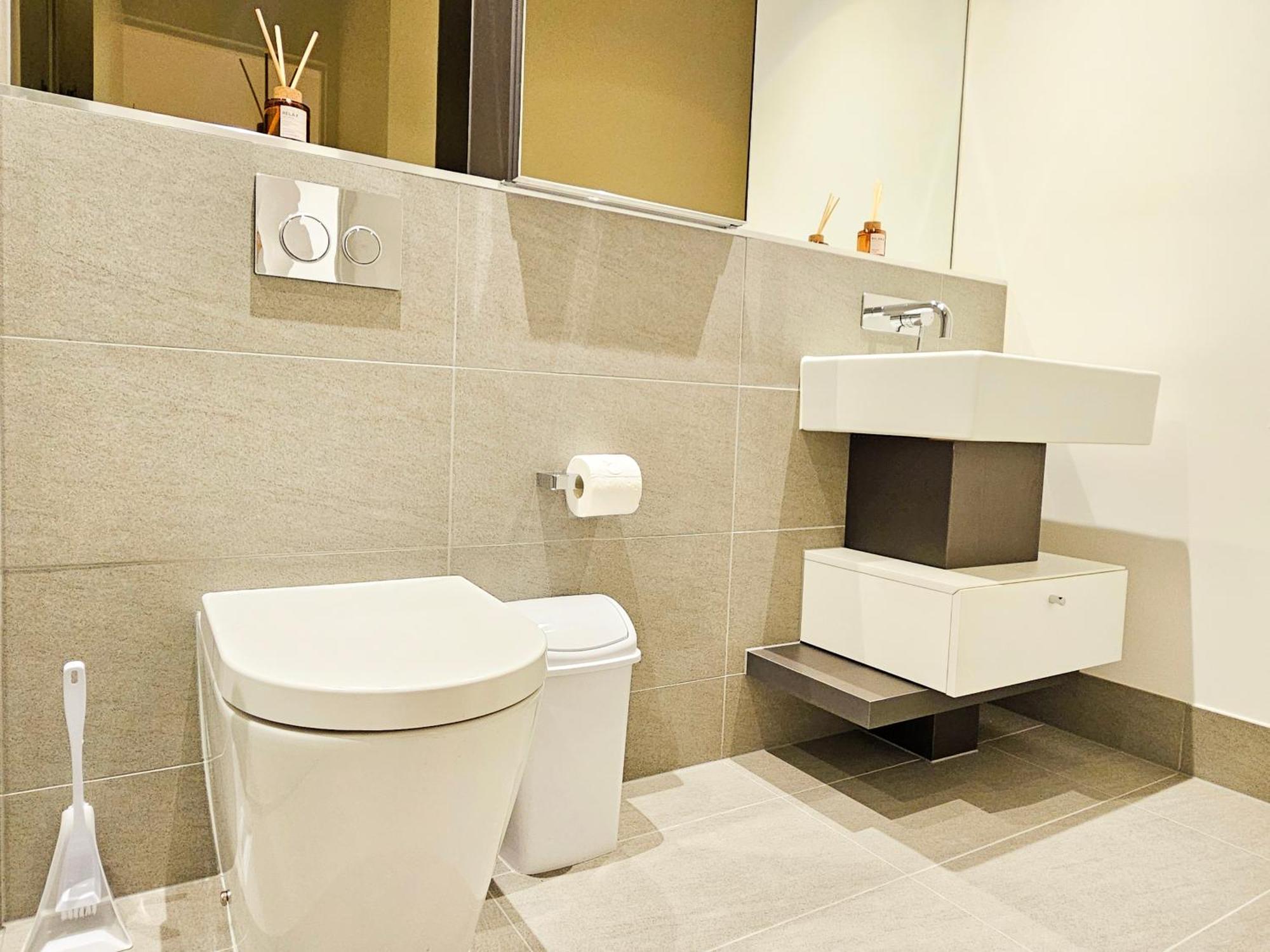 Bright & Stylish In Location W Pool & Gym * Melbourne