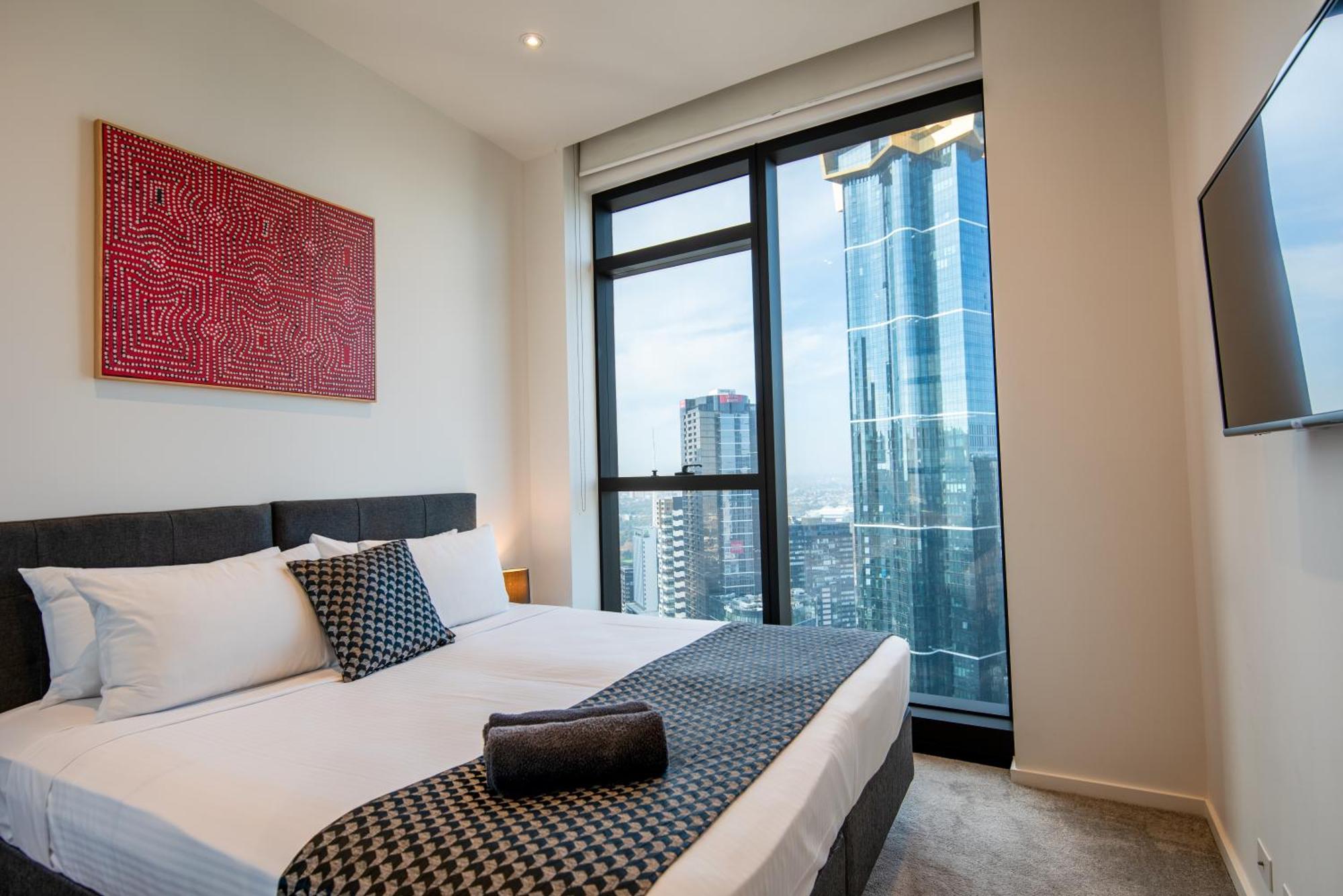 Prima Tower- Two-bedroom With Stunning Views Apartment *