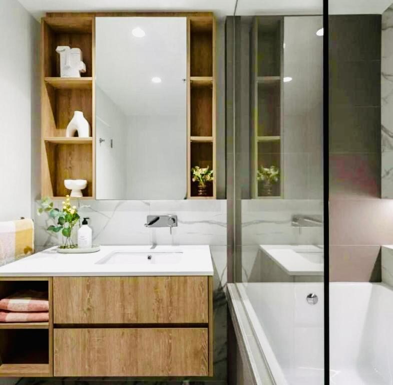 Royal Executive Living The Ritzside Grand Residence At West Side Place
