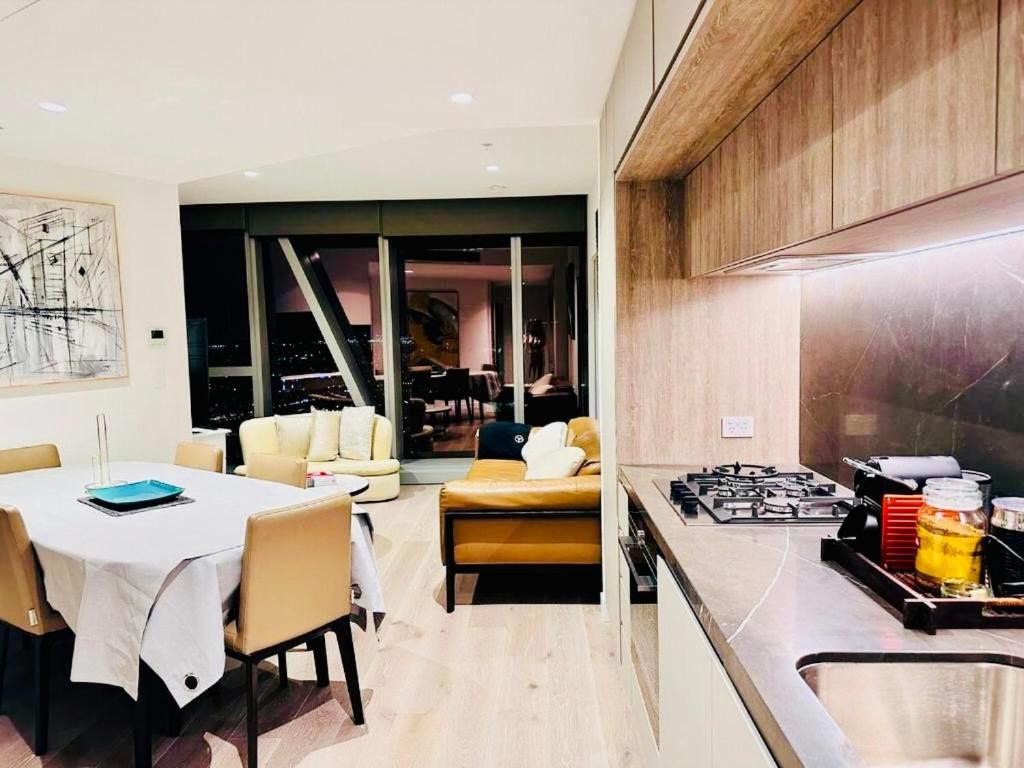 Apartment Royal Executive Living The Ritzside Grand Residence At West Side Place
