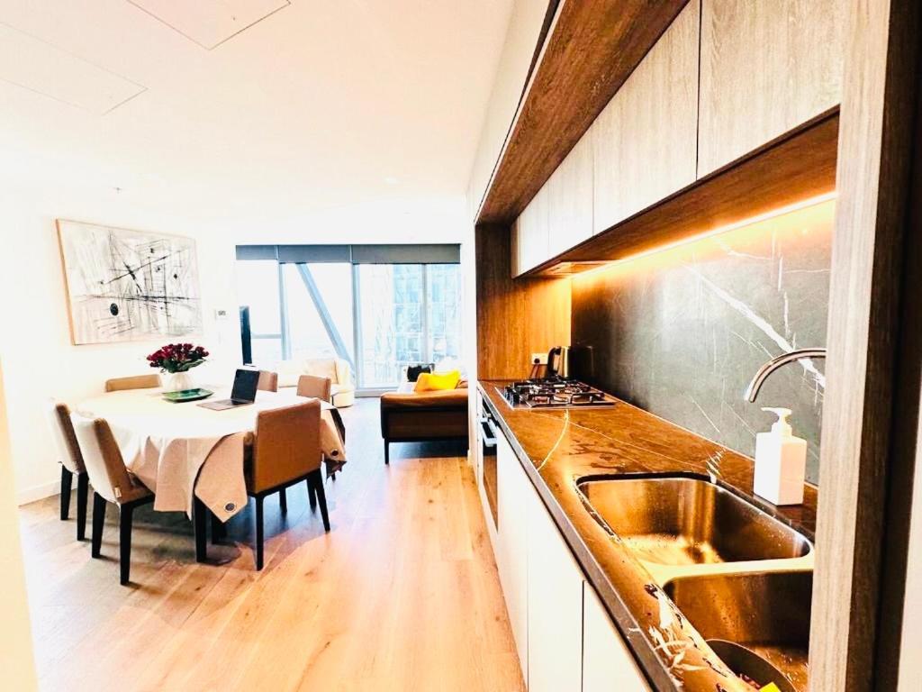 Royal Executive Living The Ritzside Grand Residence At West Side Place