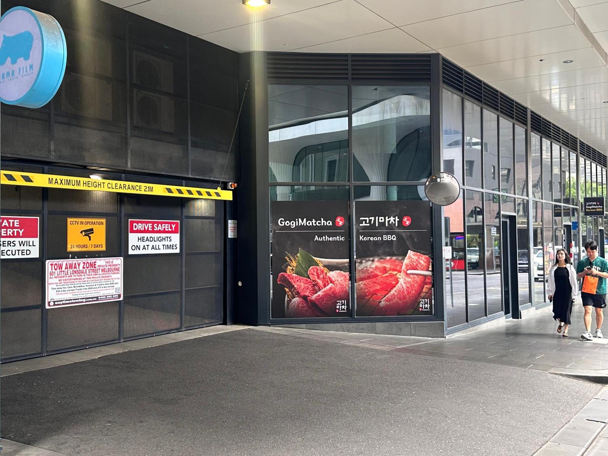 Apartment Royal Executive Living The Ritzside Grand Residence At West Side Place Melbourne