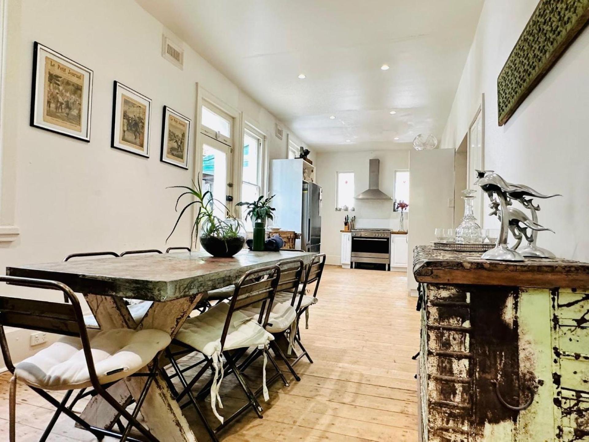 Elwood Eclectic Gem Walk To St Kilda *