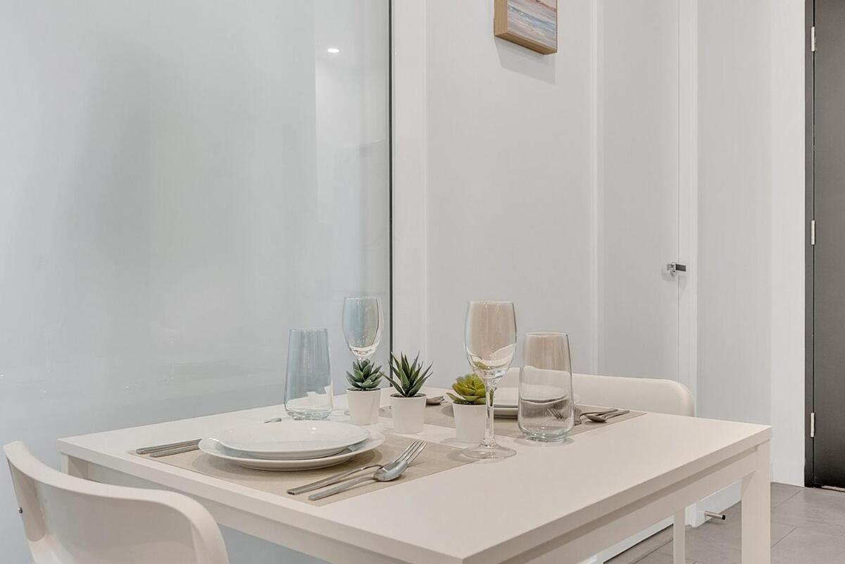 Apartment Luxurious 2br - Cbd Location With Pool, Gym *