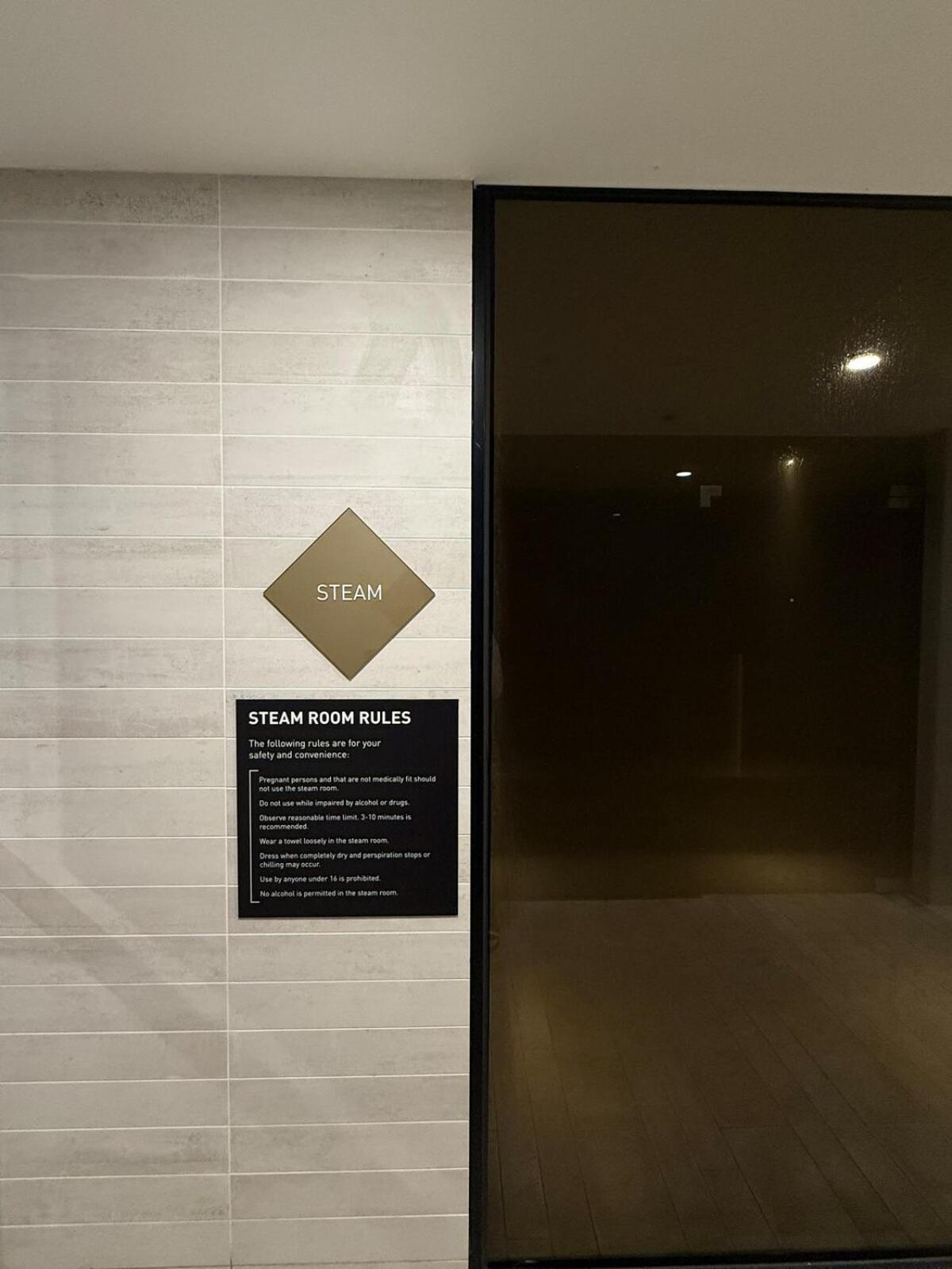 Modern 2 Bedroom In Cbd Apartment
