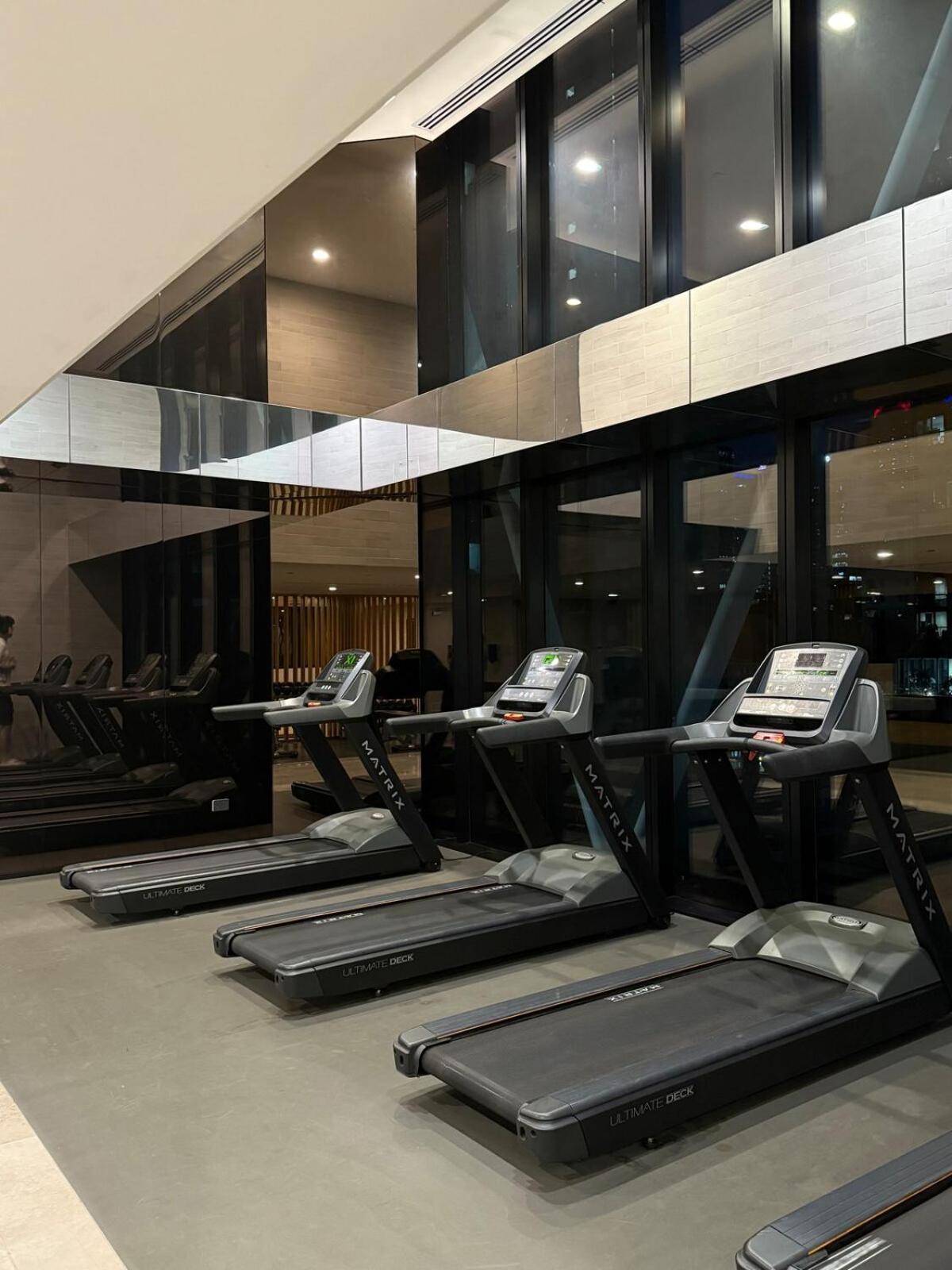 Modern 2 Bedroom In Cbd Apartment *