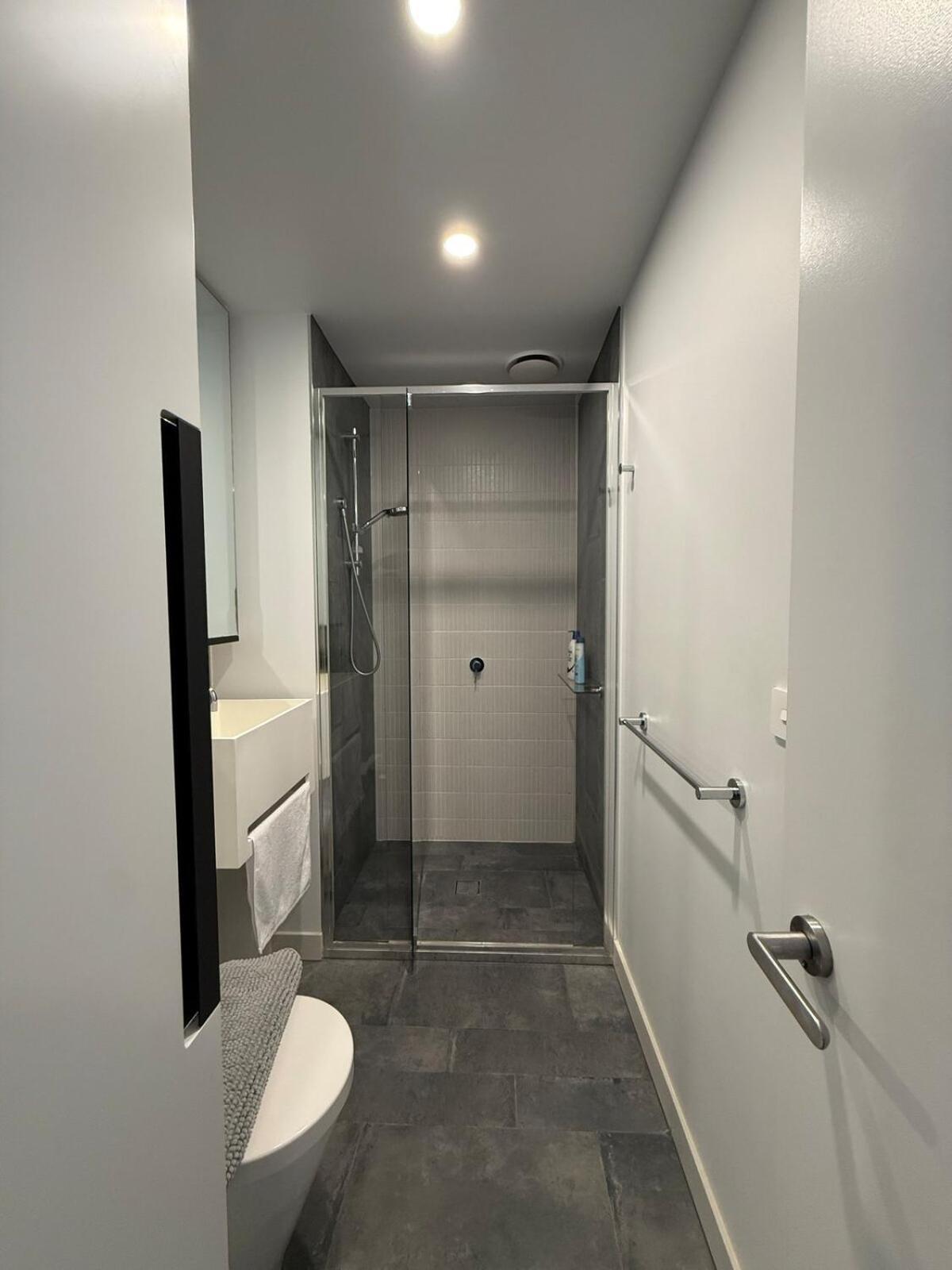 Modern 2 Bedroom In Cbd * Melbourne