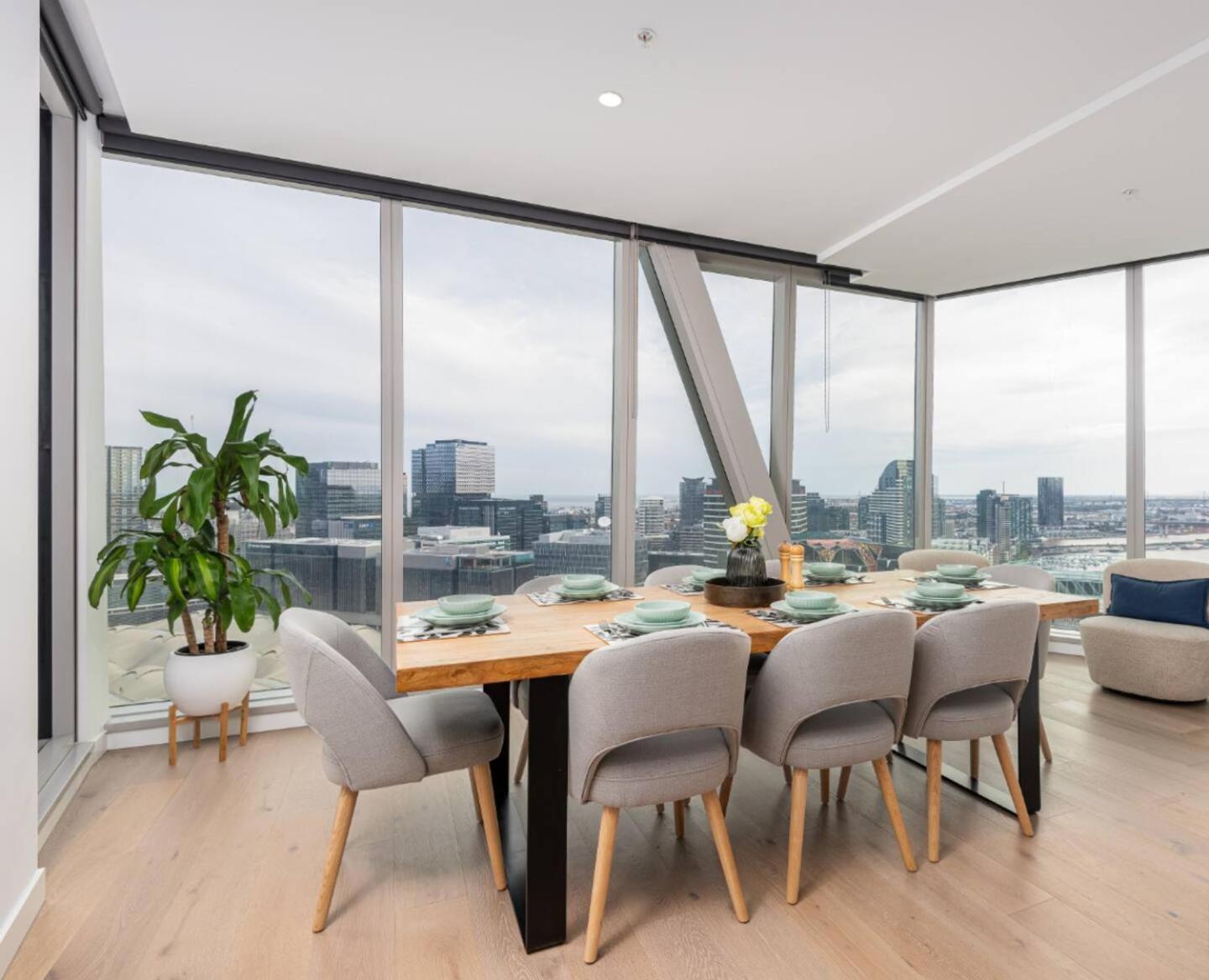 Mel Wsp Irresistible 3br2ba Parking Pool Gym * Melbourne