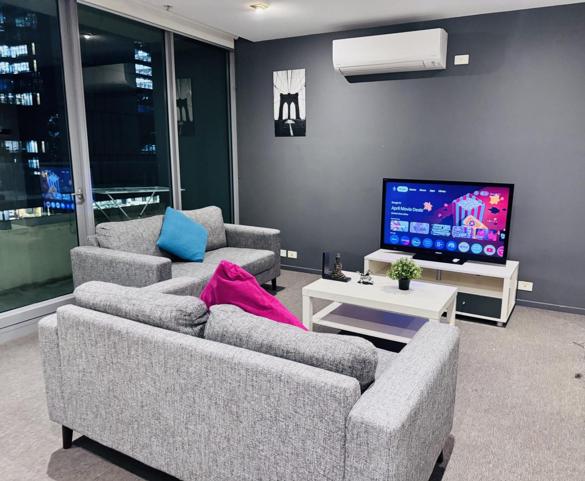 Modern 1-bedroom In Cbd *