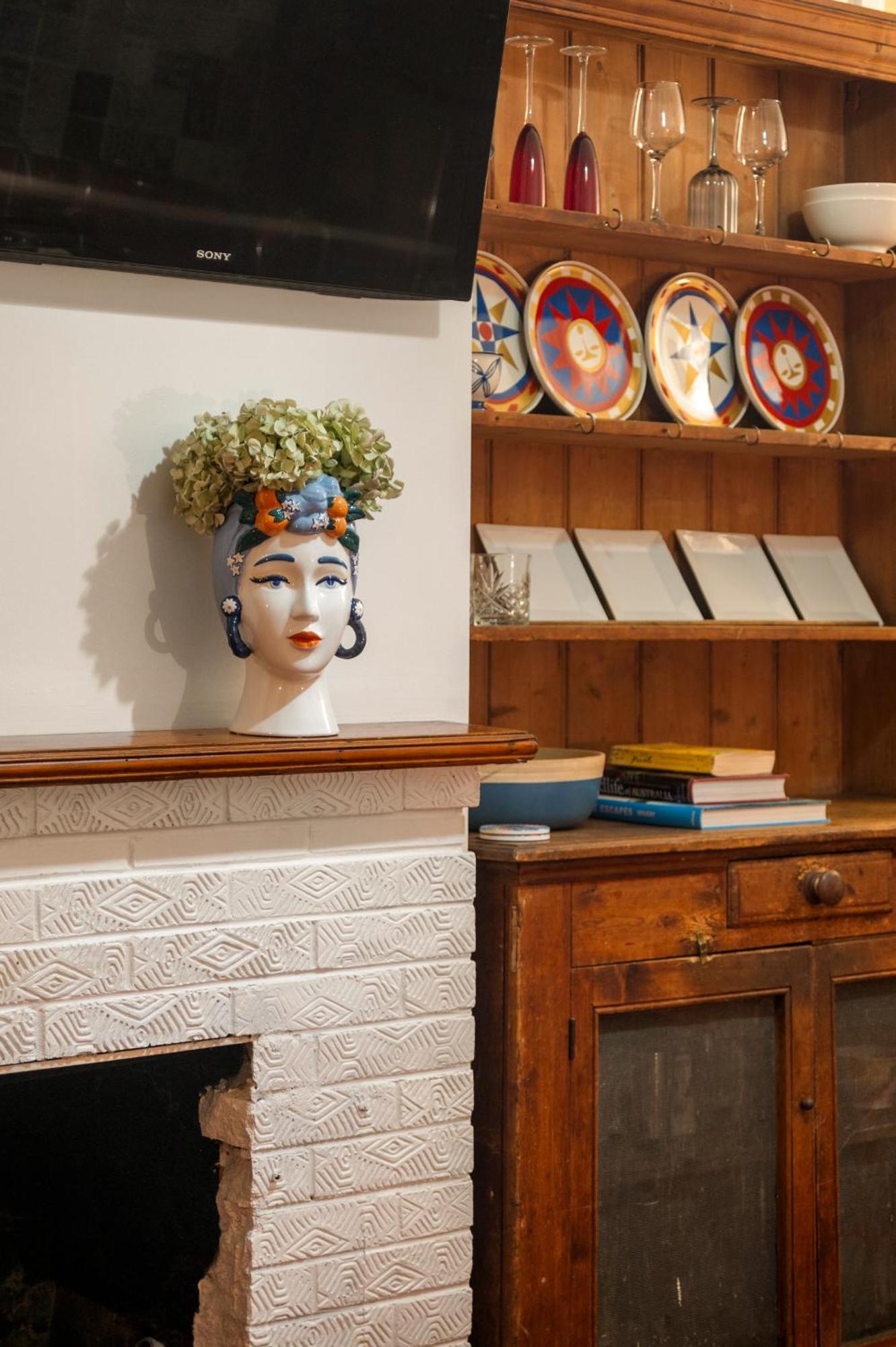 Quirky Richmond Cozy Charm And Walk To Mcg *