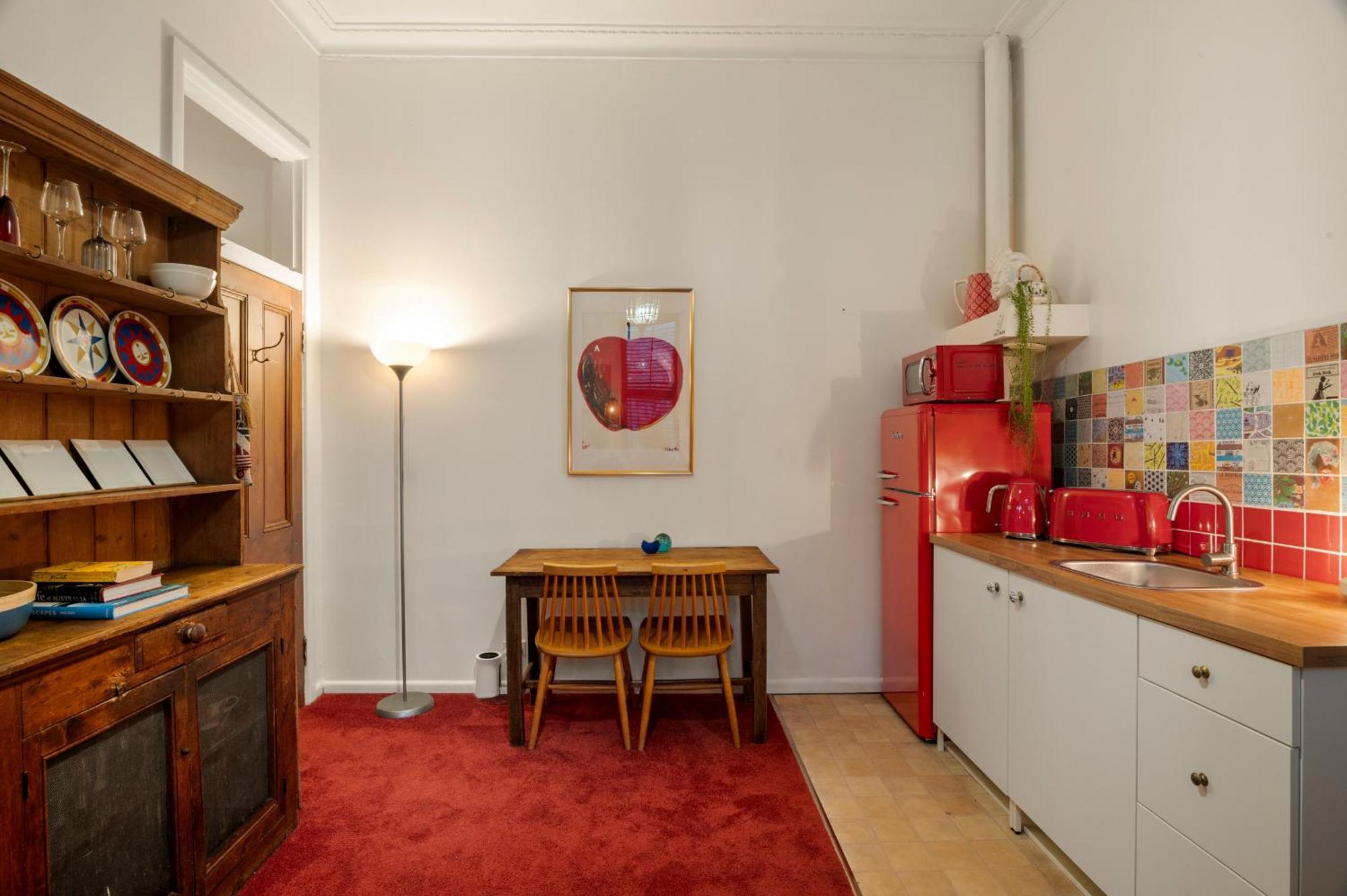 Quirky Richmond Cozy Charm And Walk To Mcg Holiday home *