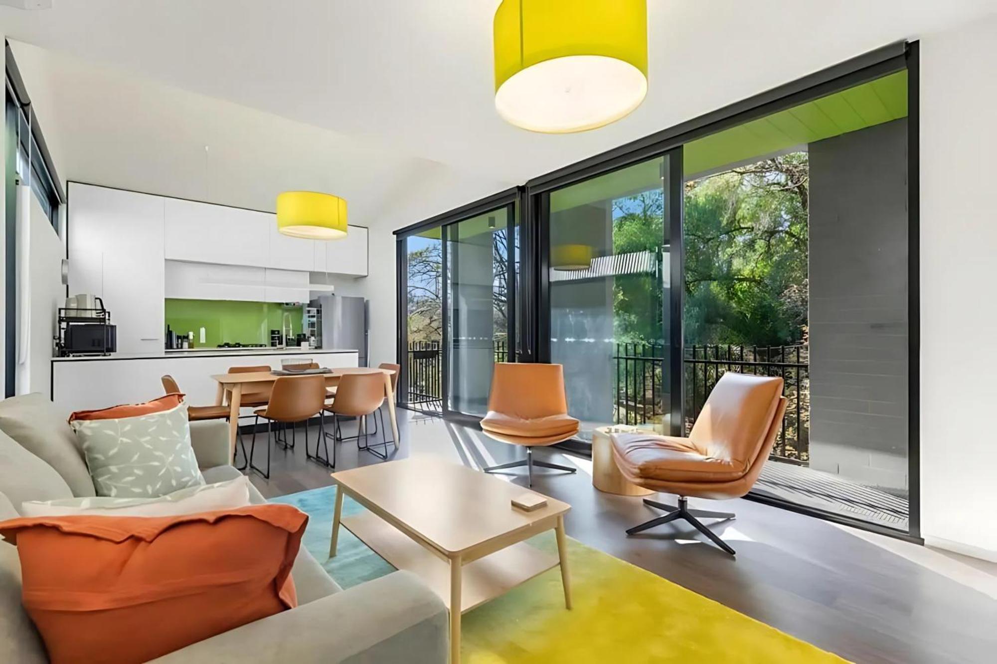 Getaway In Richmond Apartment *