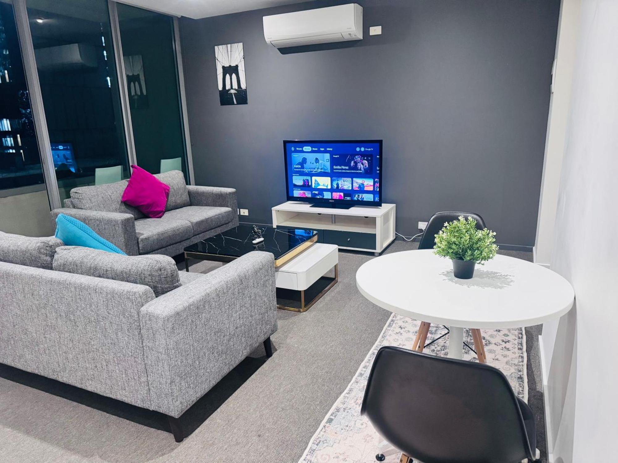 Modern 1-bedroom In Cbd Apartment