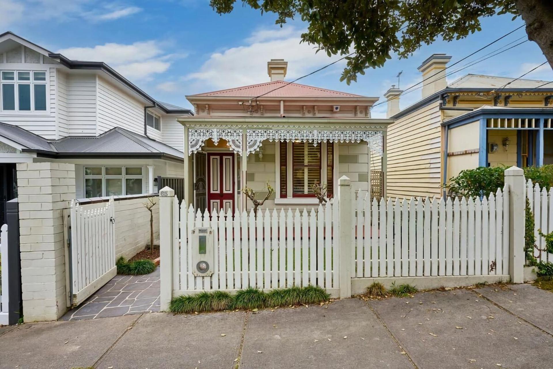 Bowen Street Family Retreat With Pool *