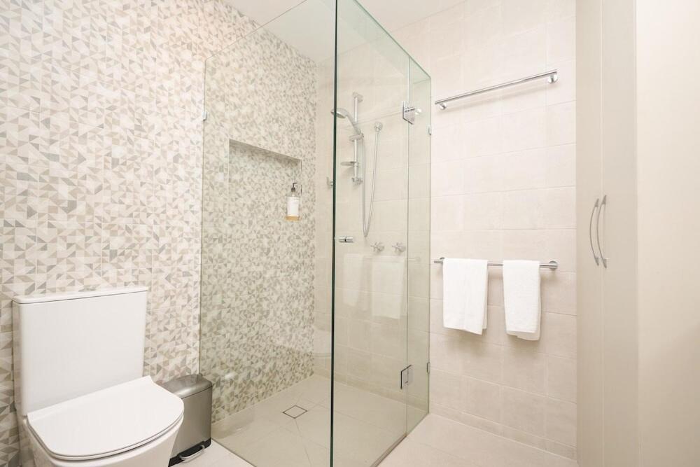 Apartment Little Collins Hideaway - Duplex Penthouse *