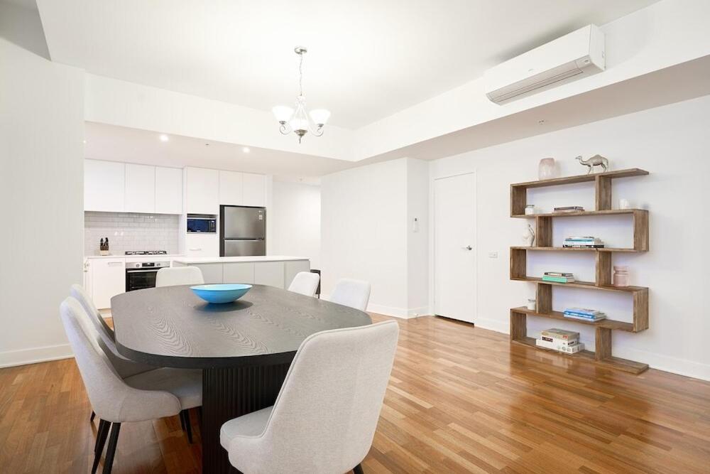 Little Collins Hideaway - Duplex Penthouse *