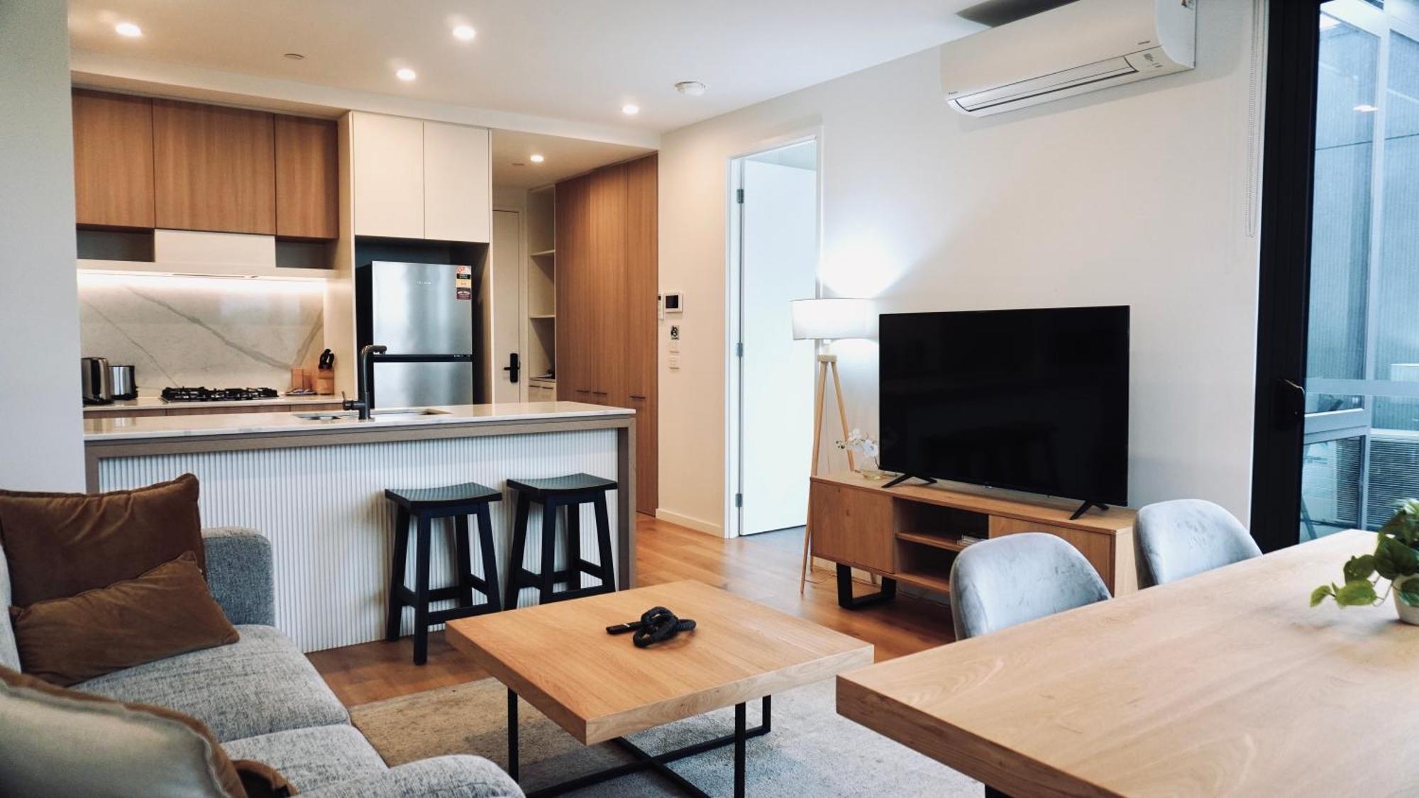 Modern Living - 2br 2bath Apartment *