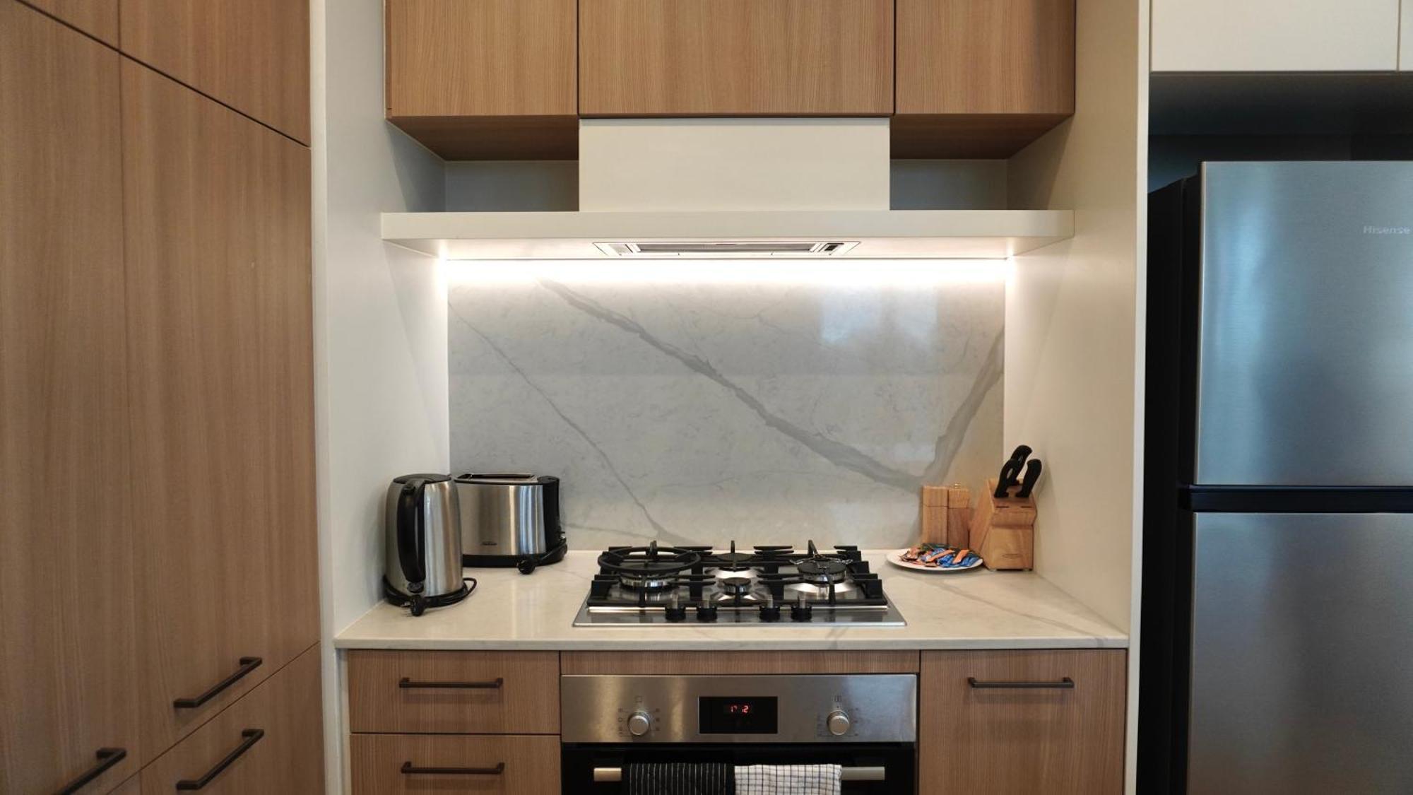 Modern Living - 2br 2bath *