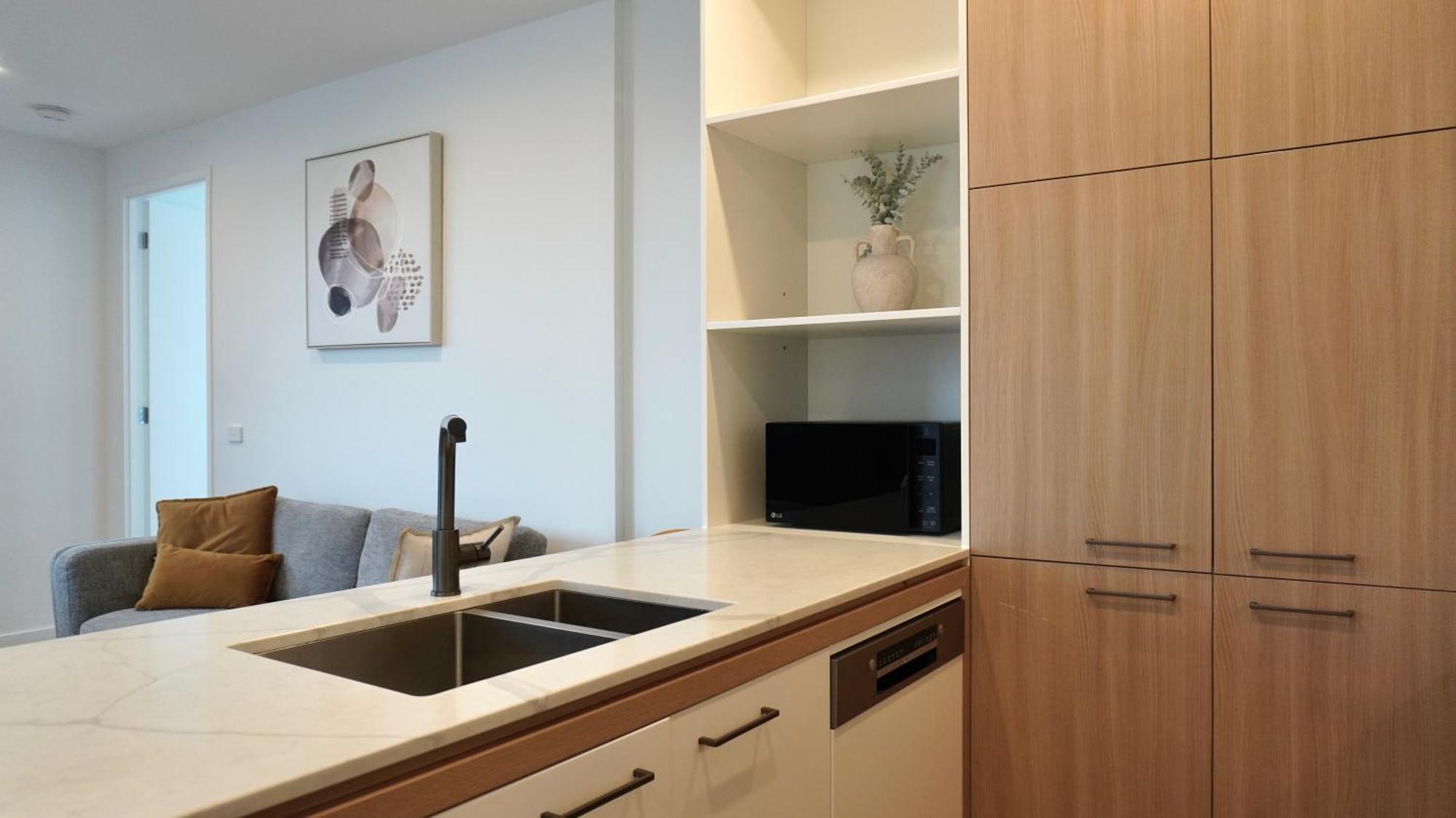Modern Living - 2br 2bath Apartment *