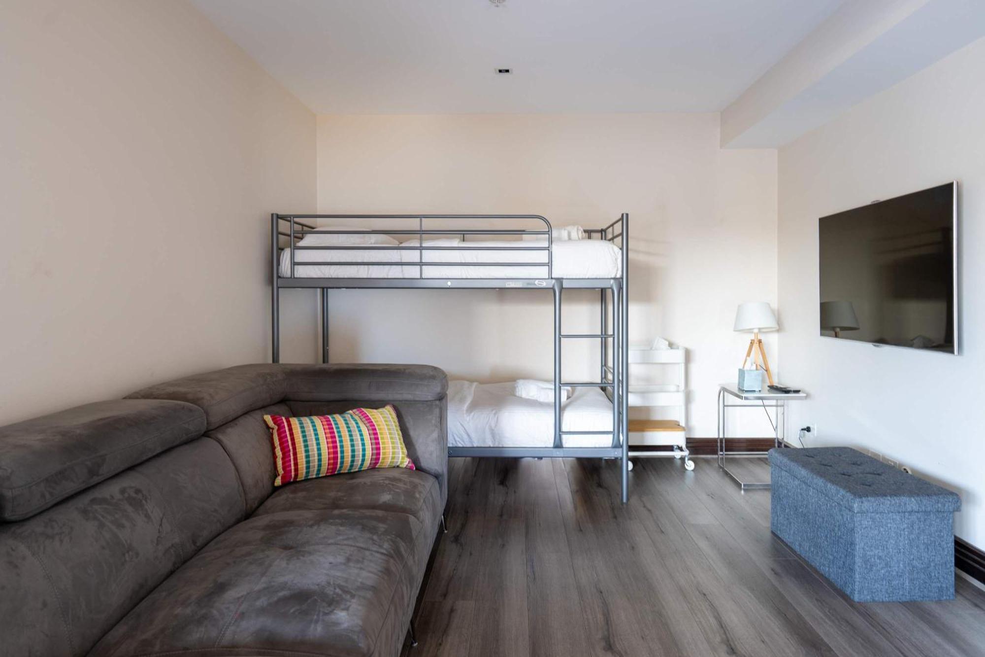 Apartment Grand St Kilda 2-story Sub-penthouse *