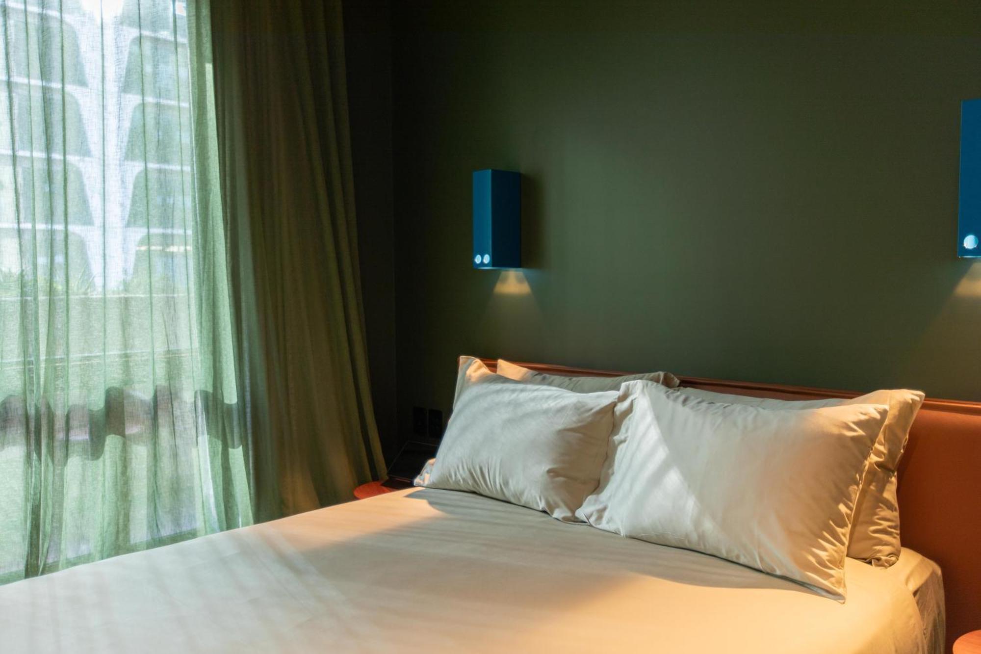 Hyde Place 5* Melbourne