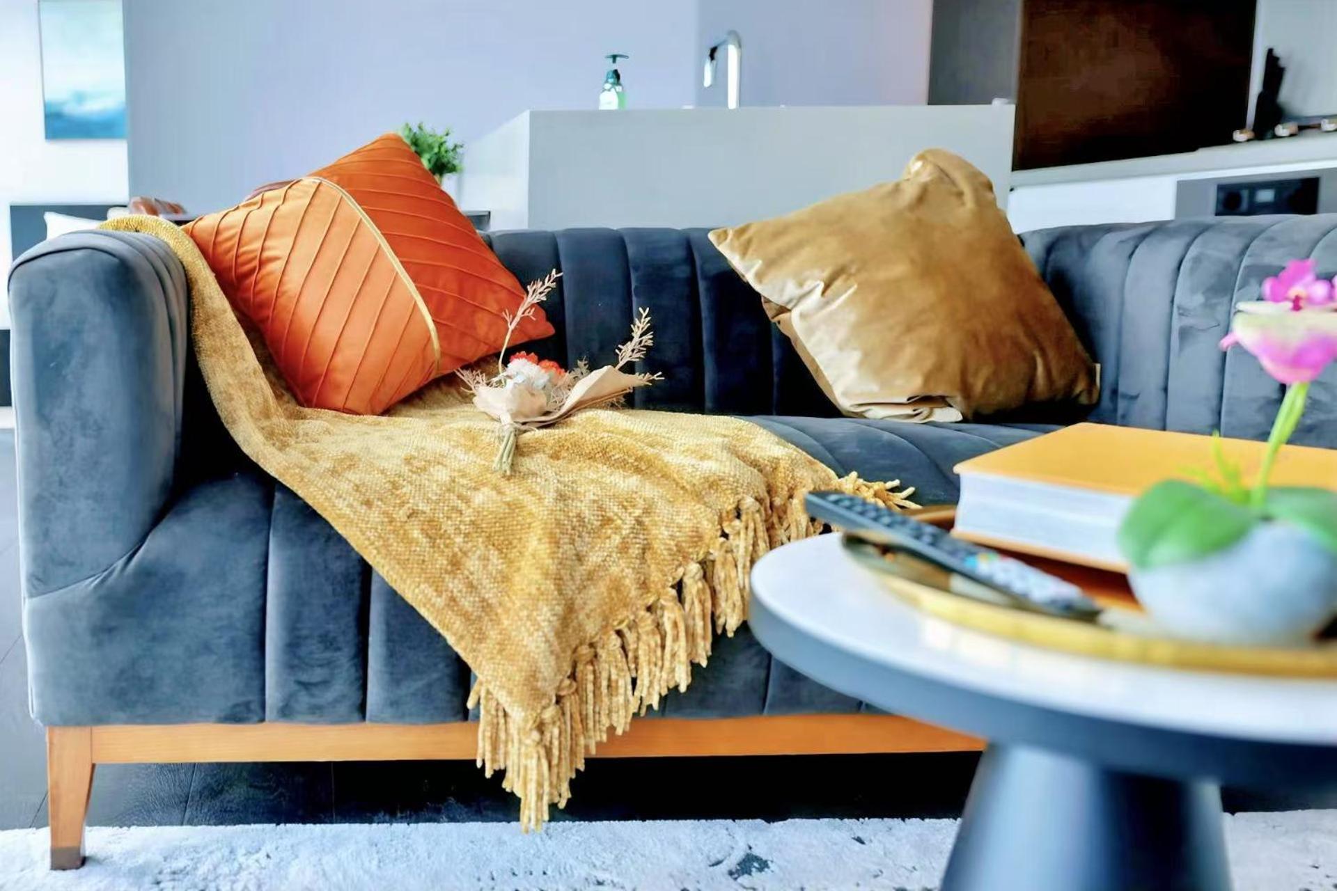 Highrise Location 2 Bedrooms & 2 Bathrooms Melbourne