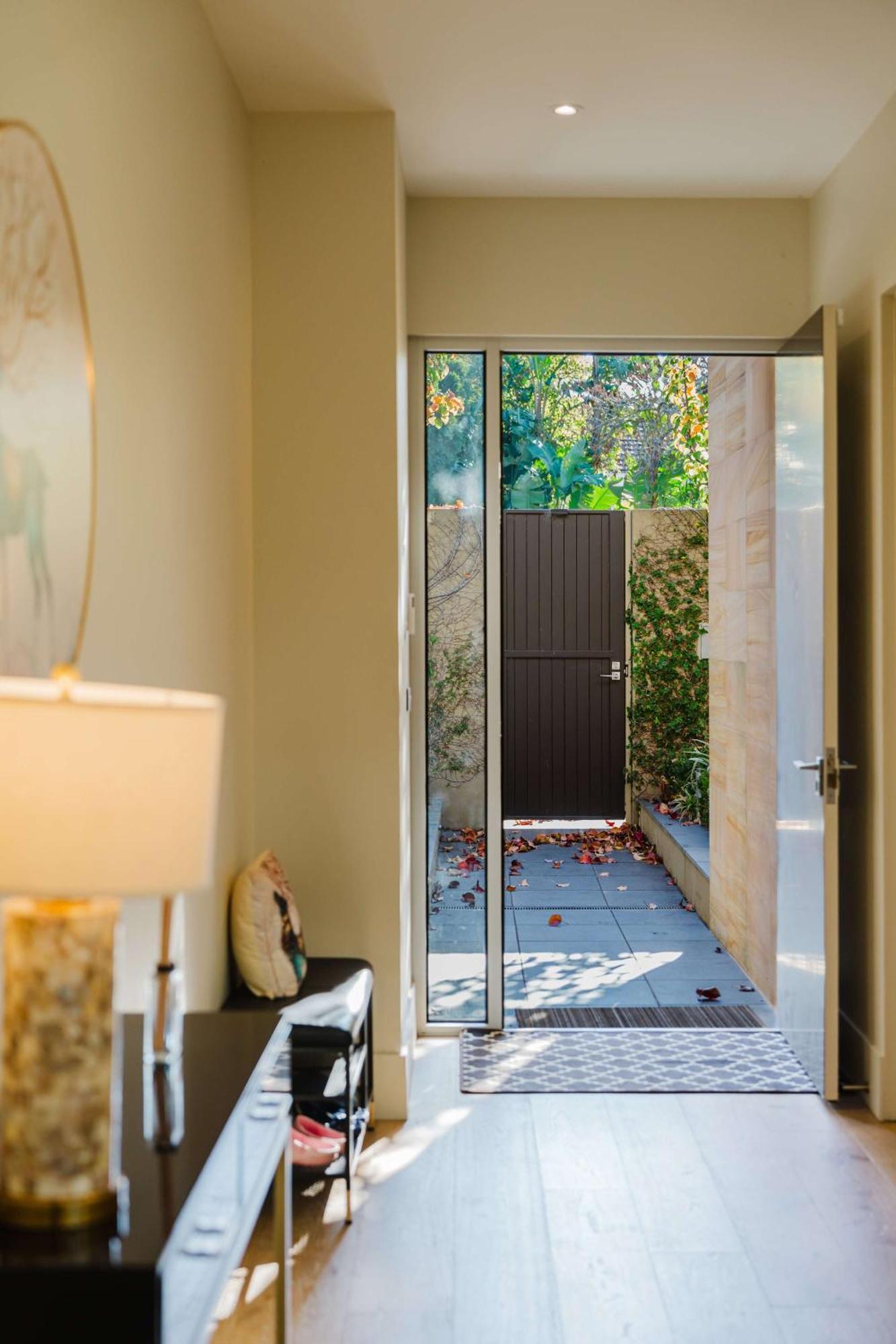 Holiday home Spacious 4br Designer In Prime Brighton East Melbourne