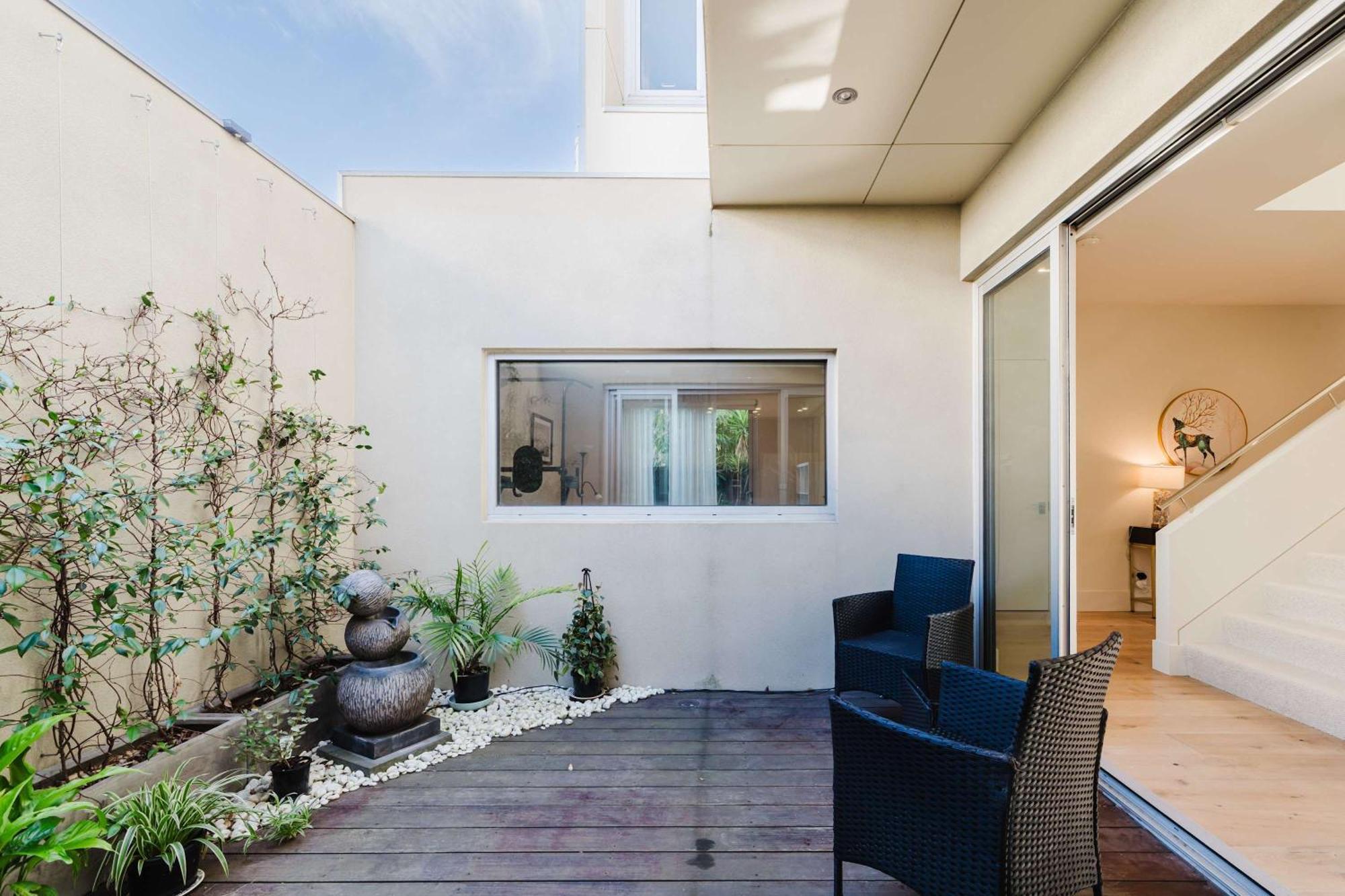 Spacious 4br Designer In Prime Brighton East Melbourne