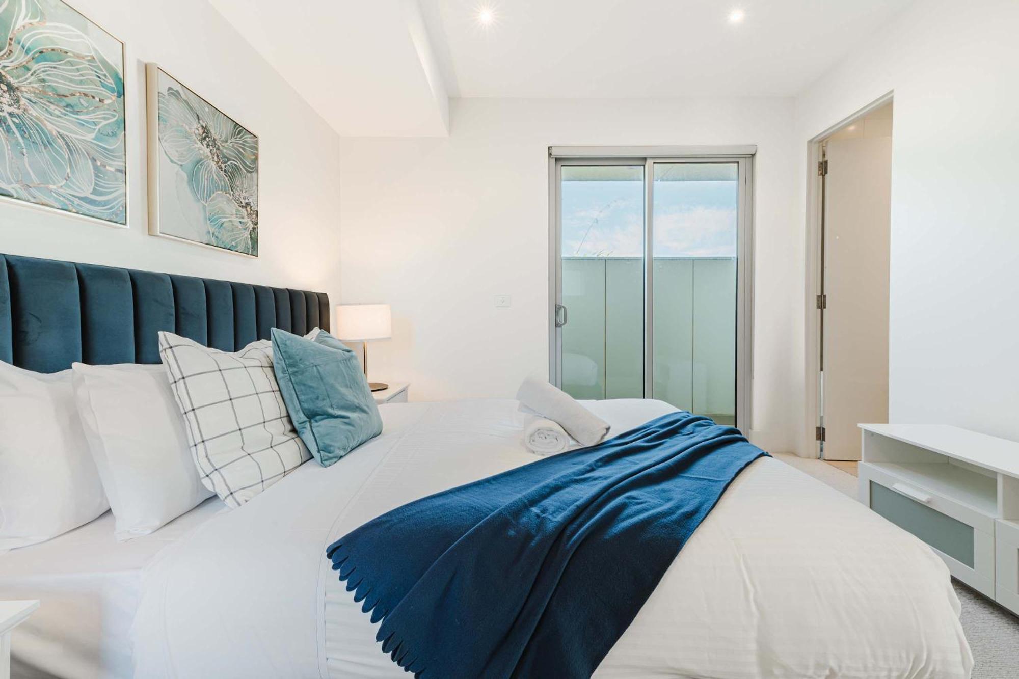 Spacious 4br Designer In Prime Brighton East * Melbourne