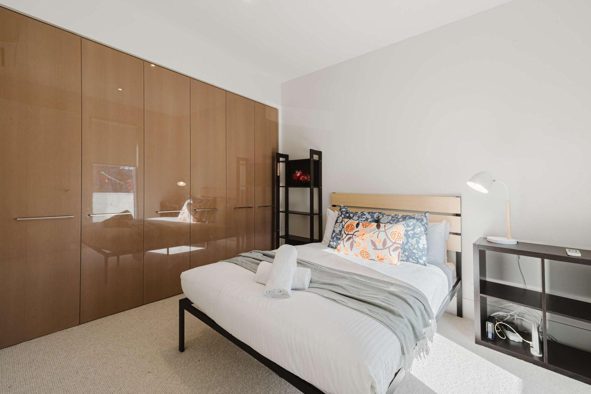 Holiday home Spacious 4br Designer In Prime Brighton East *